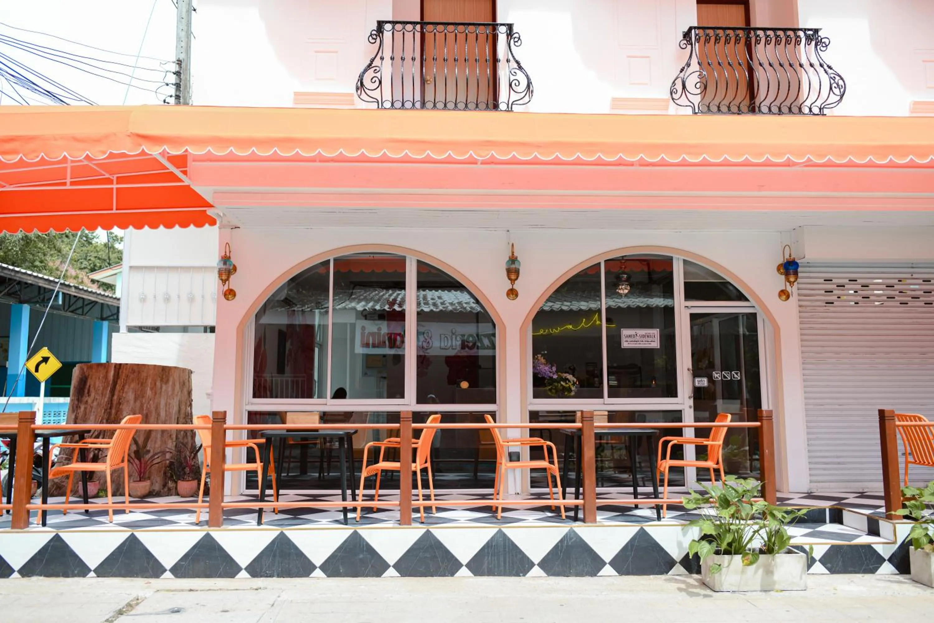 Sidewalk Boutique Hotel