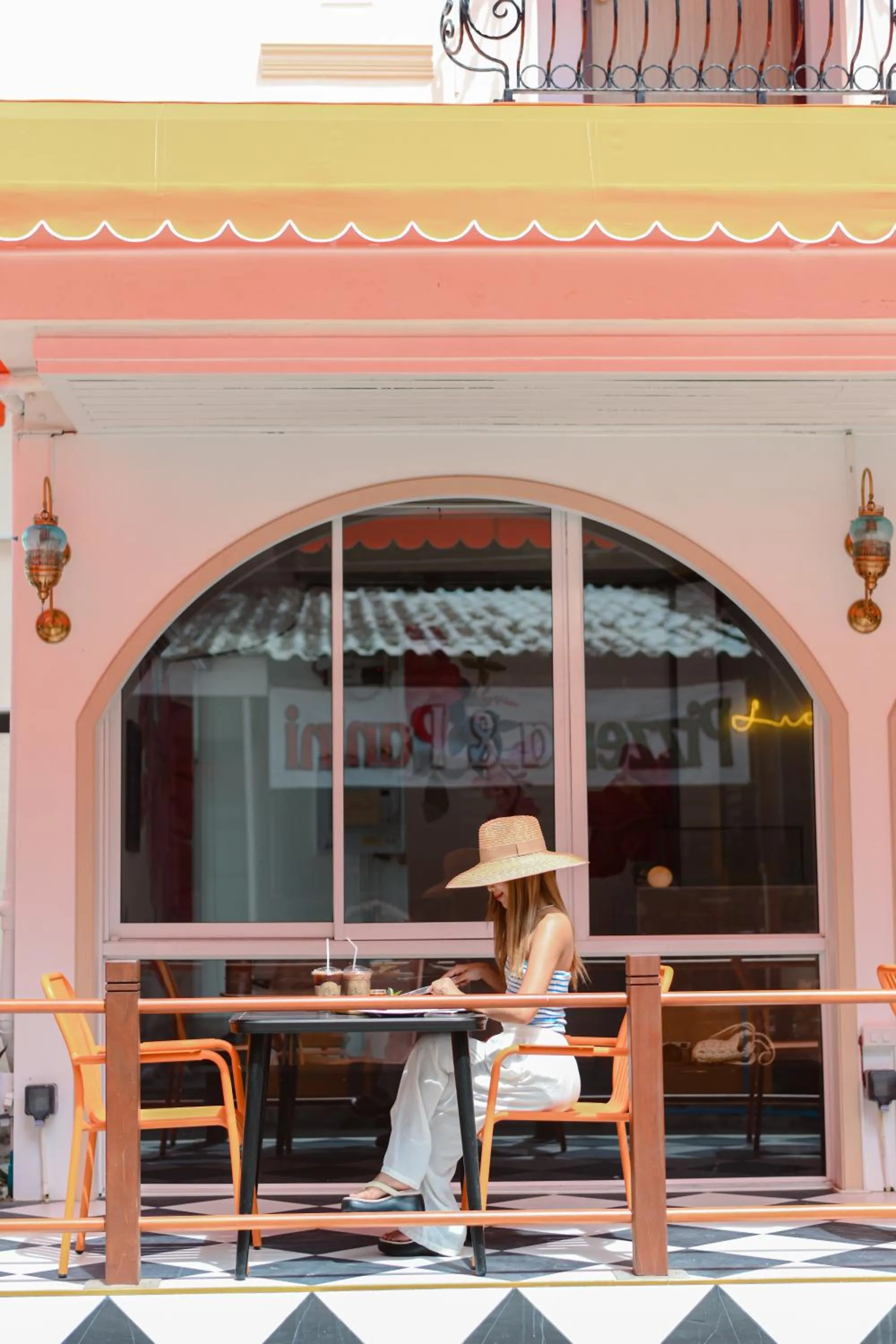 Sidewalk Boutique Hotel