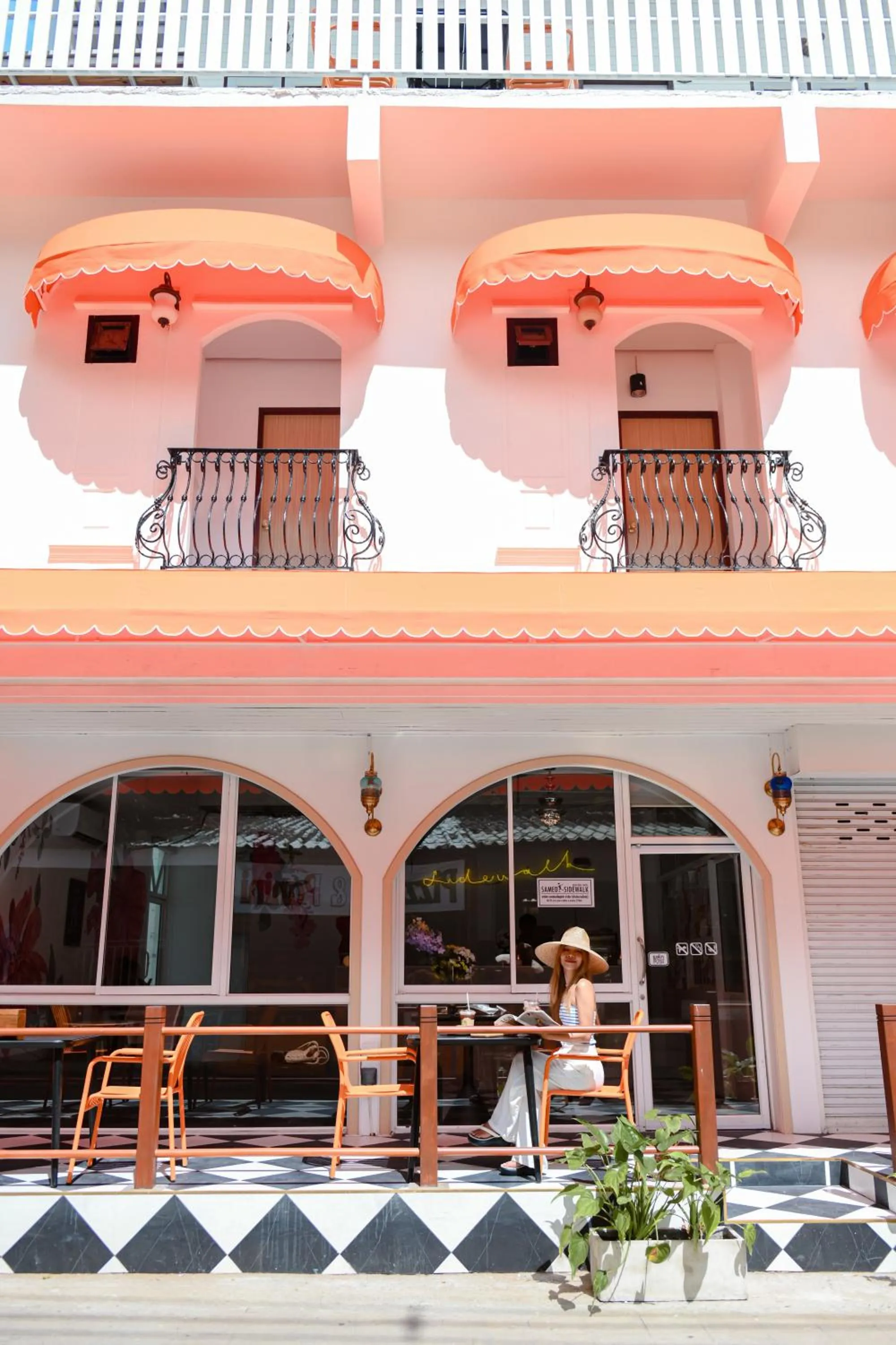 Sidewalk Boutique Hotel