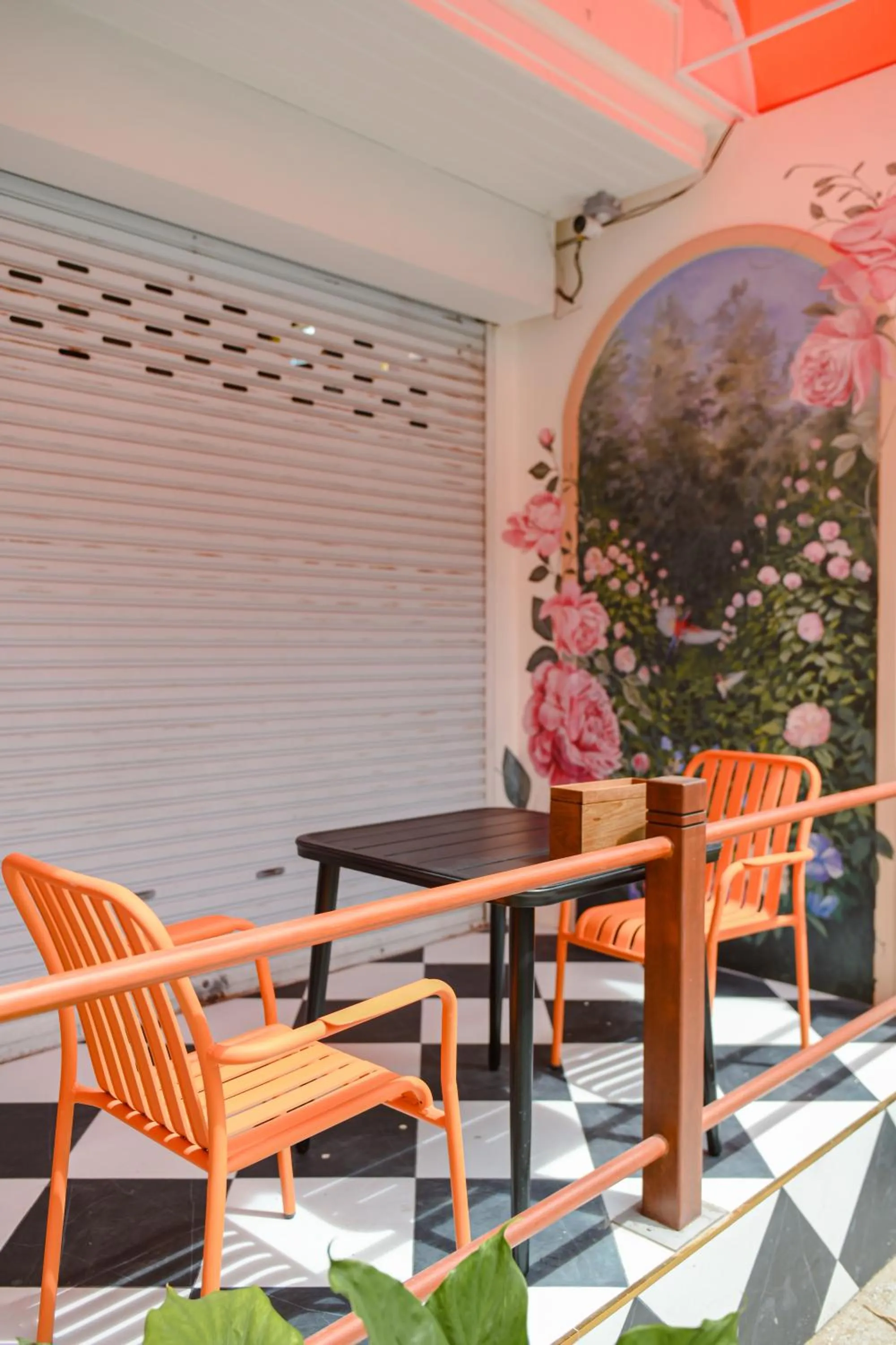 Sidewalk Boutique Hotel