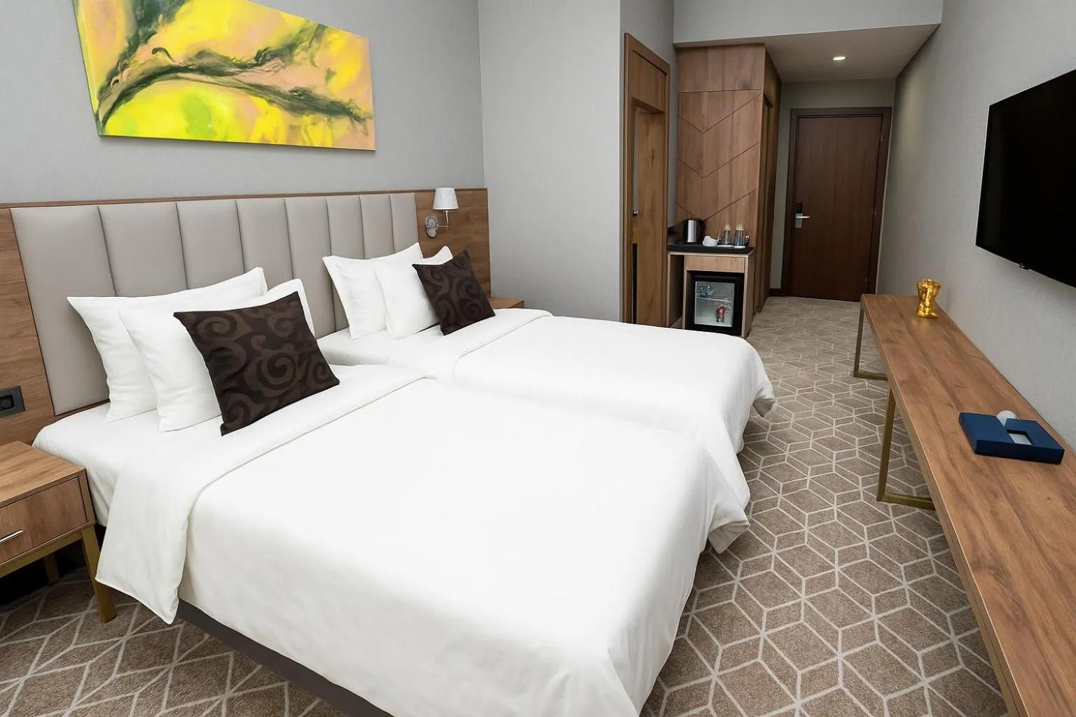 Bed in Tauke Khan Plaza