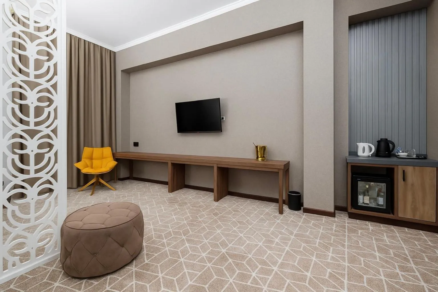 TV and multimedia in Tauke Khan Plaza