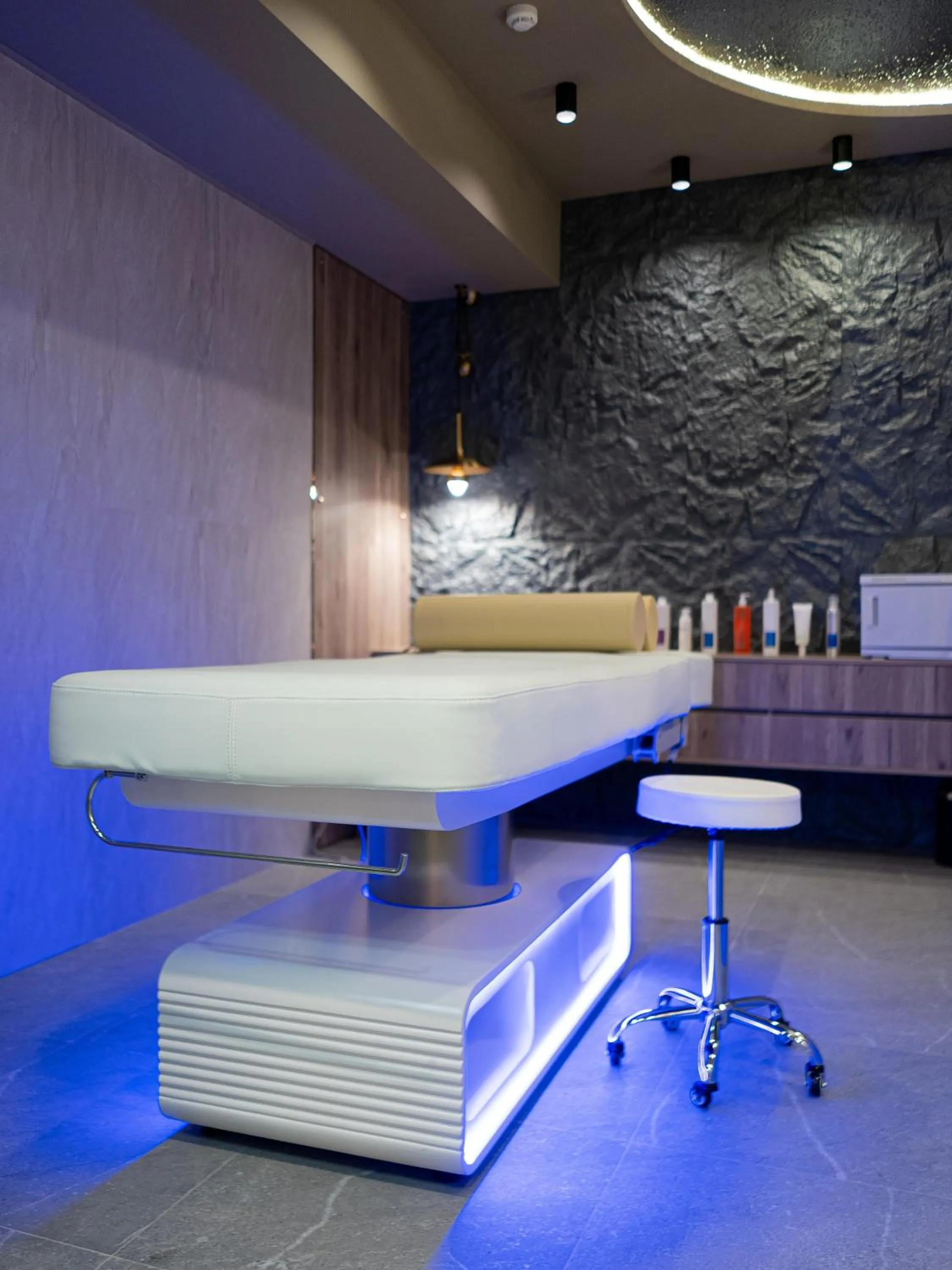 Spa and wellness centre/facilities in Tauke Khan Plaza