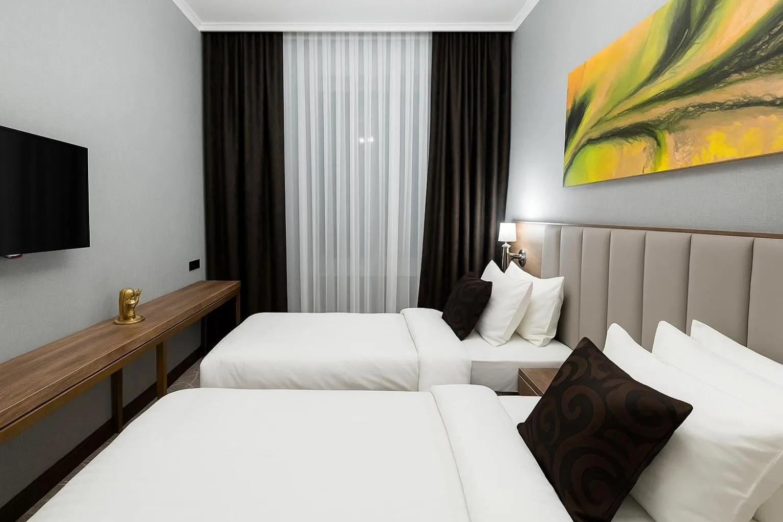 Bed in Tauke Khan Plaza