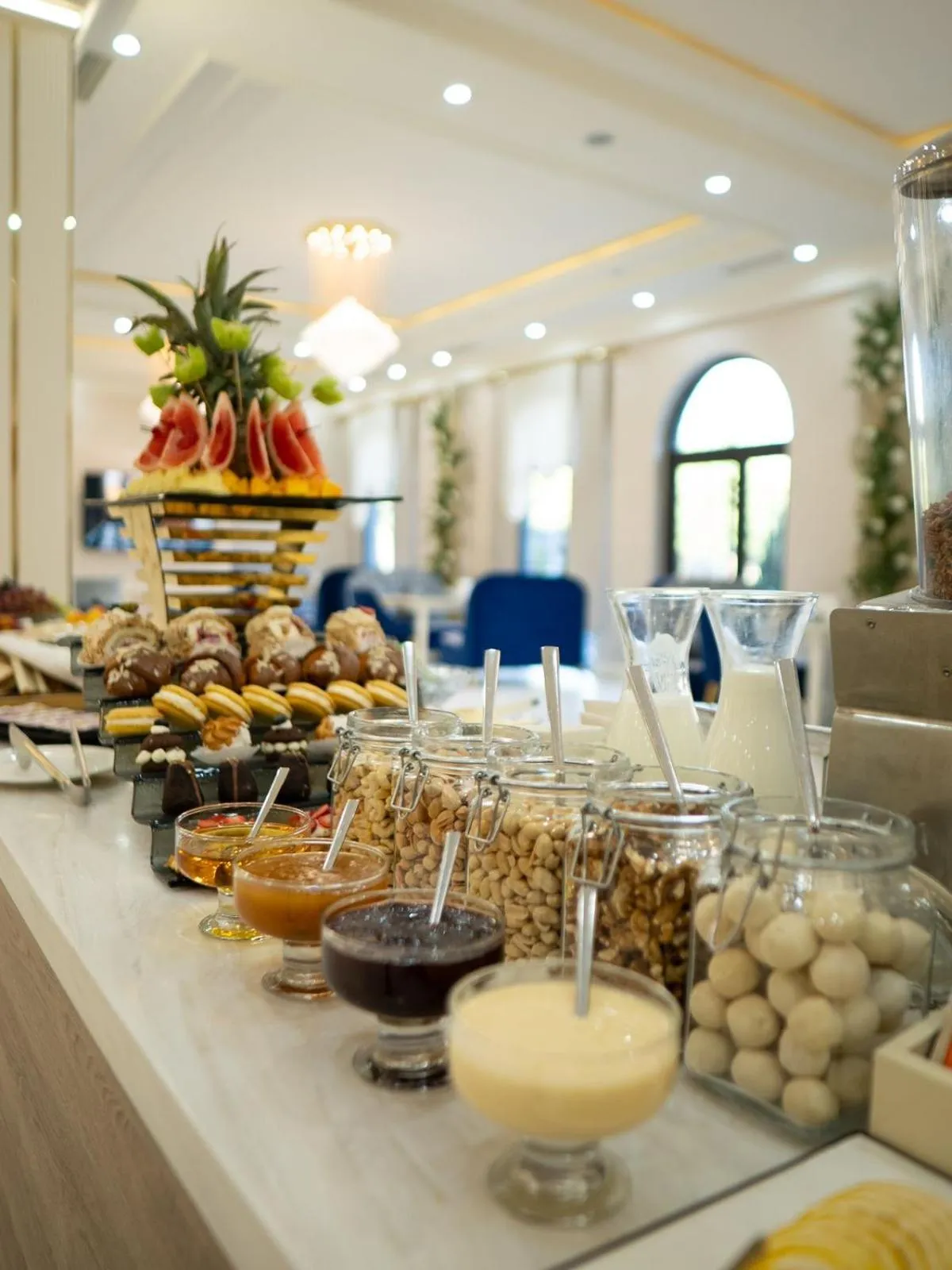 Restaurant/places to eat in Tauke Khan Plaza