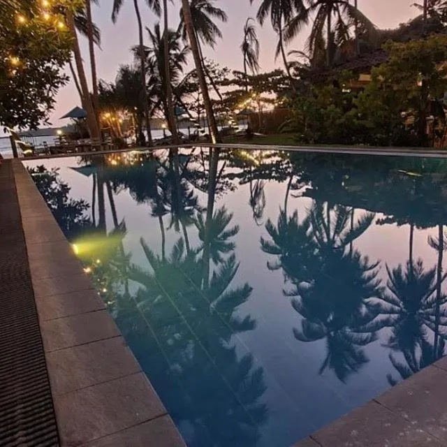Swimming pool in Esperanza Beach Mawella