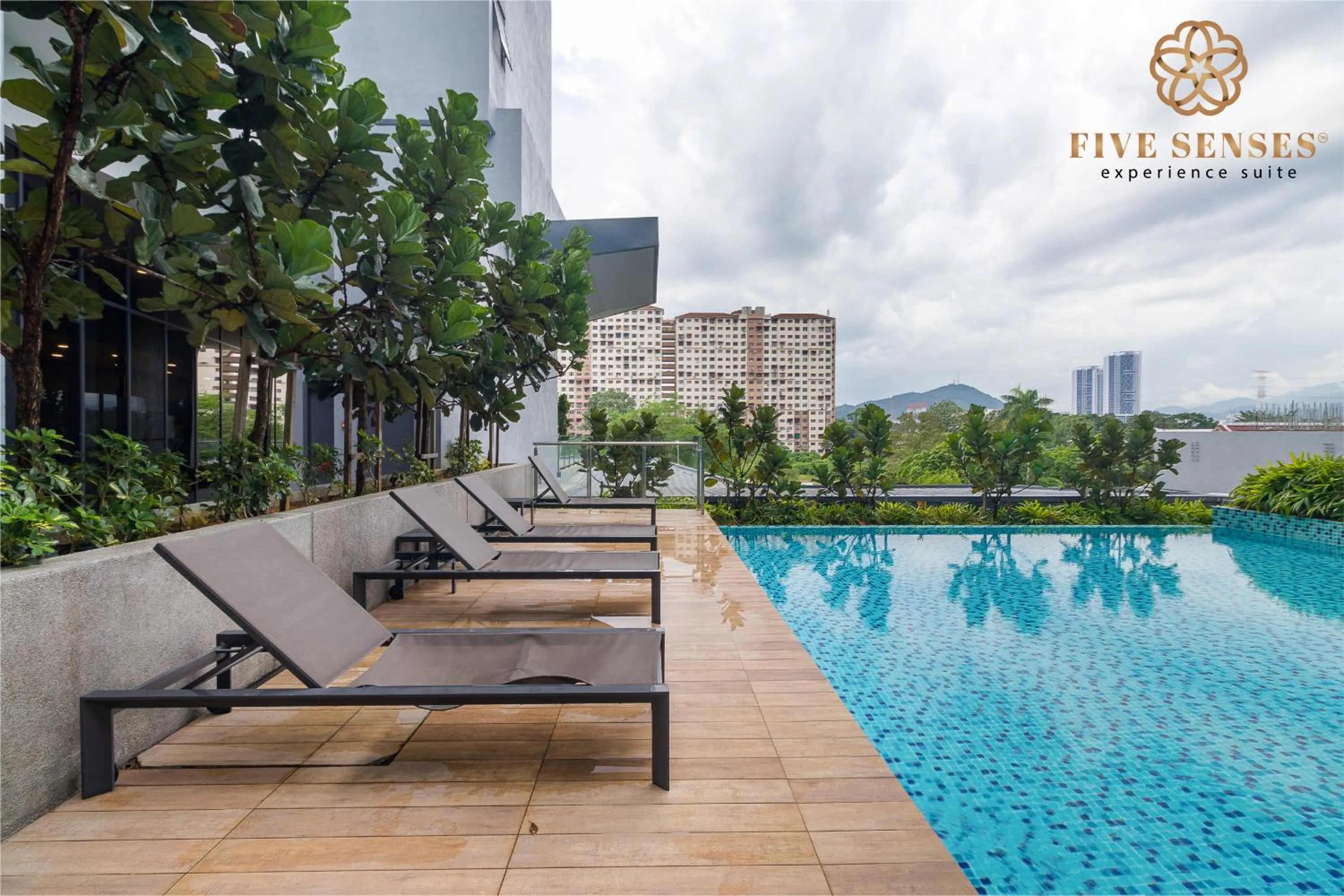 Swimming pool in Neu Suites Residence Kuala Lumpur, Roam