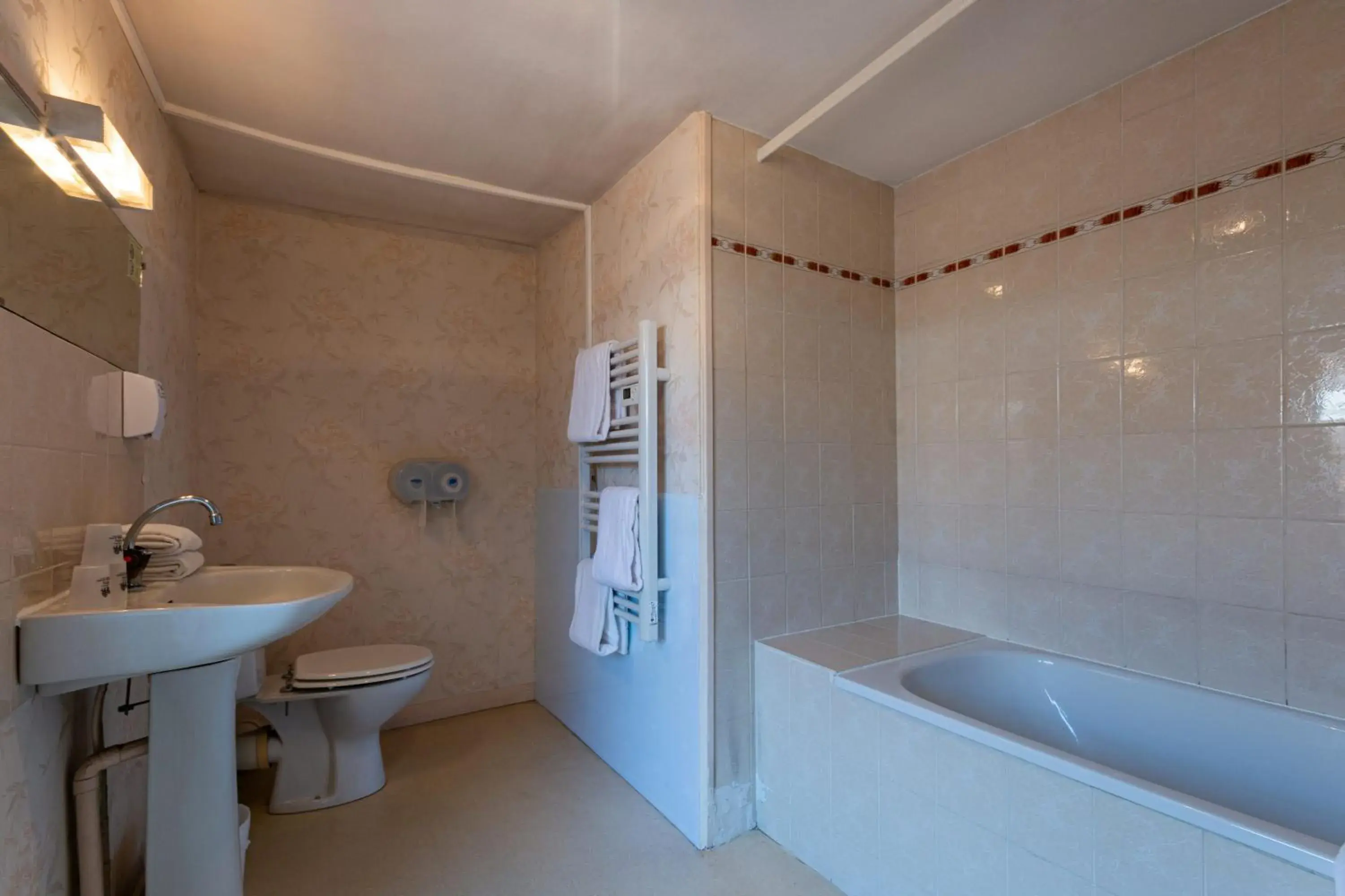 Hôtel Le Cheval Blanc Hôtel Le Cheval Blanc