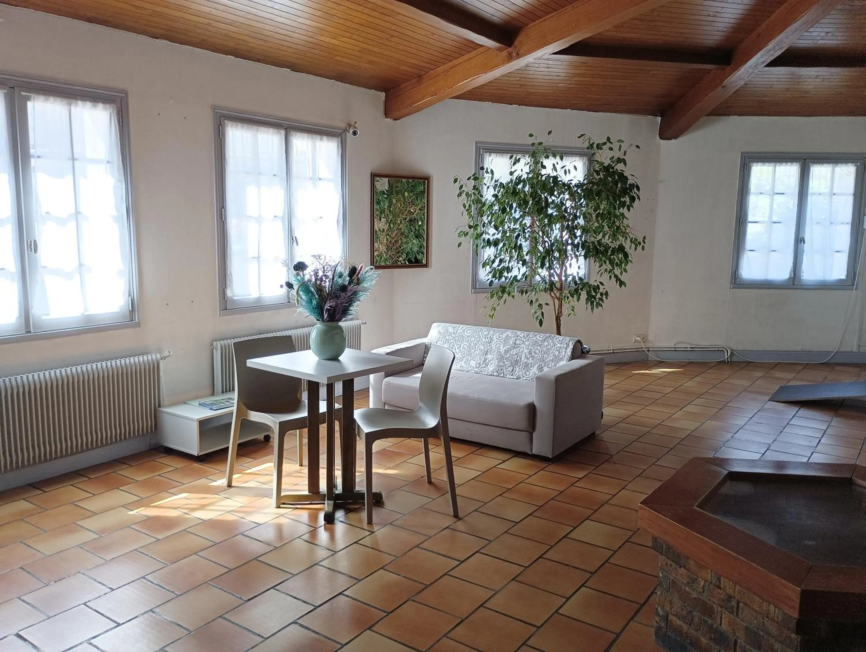 Lobby or reception in Hôtel Le Cheval Blanc