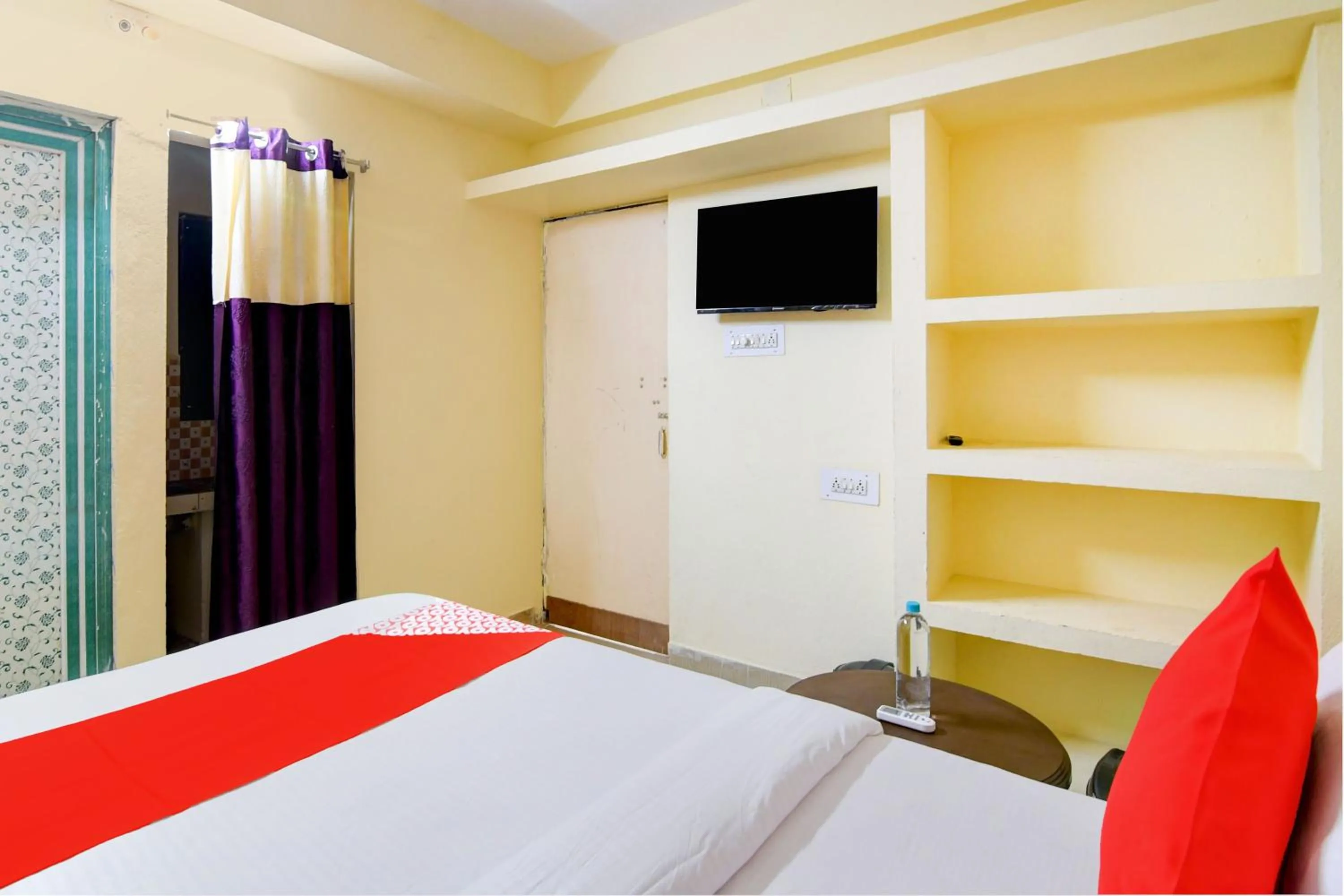 Bedroom, Bed in Hotel O Welcome Stay Guest House