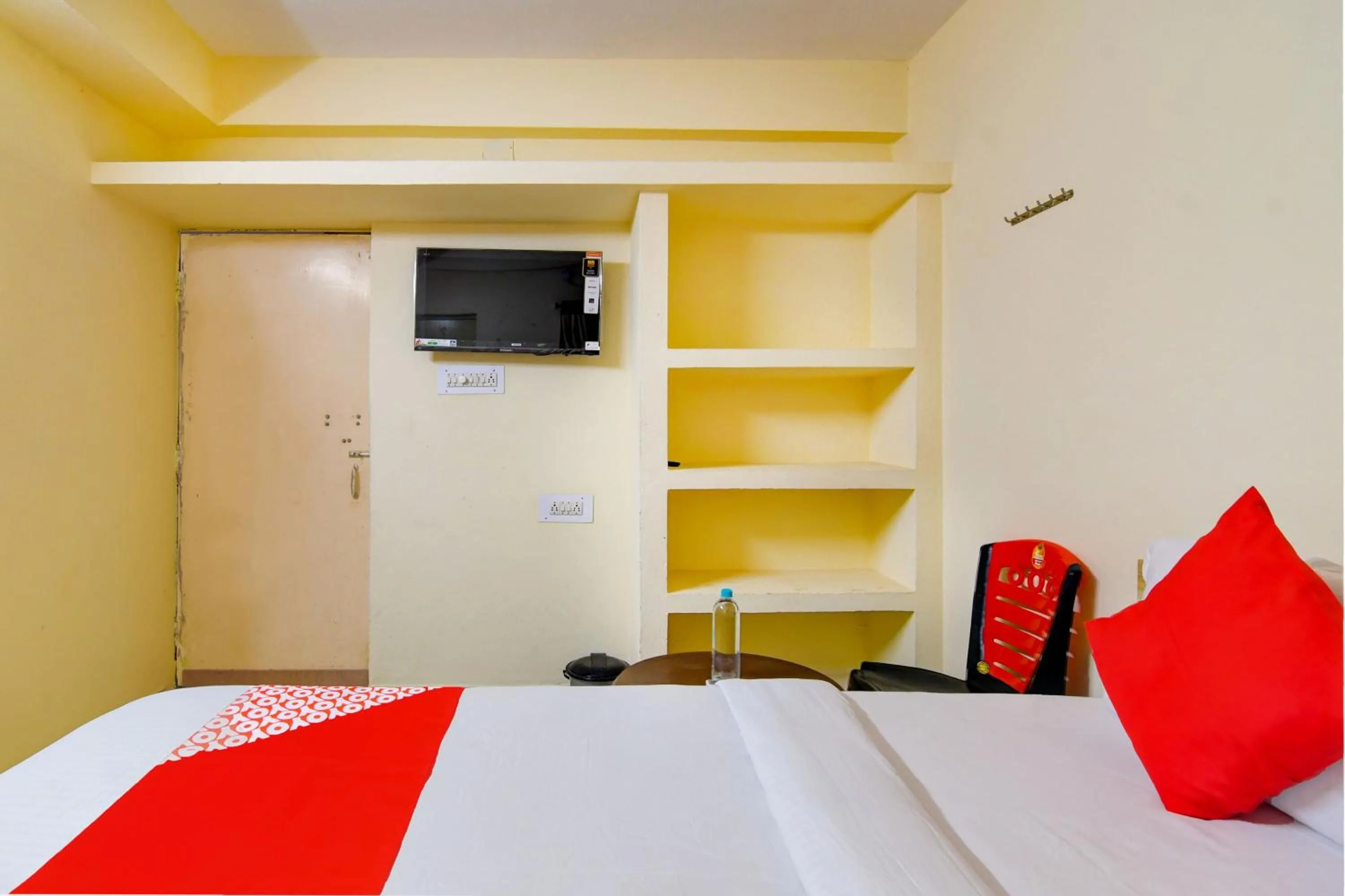 Bedroom, Bed in Hotel O Welcome Stay Guest House