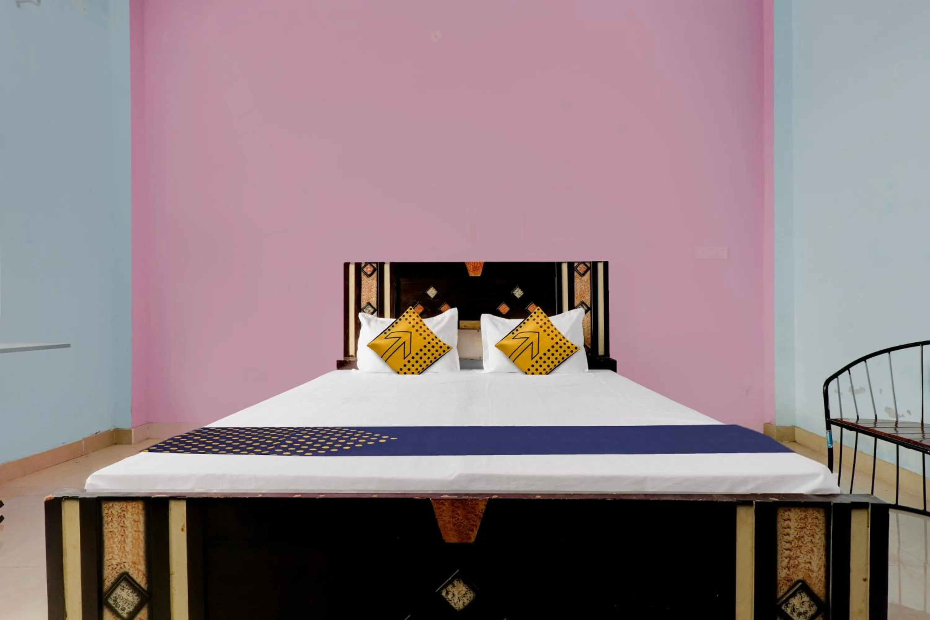 Bedroom in Hotel O Chaudhary Guest House