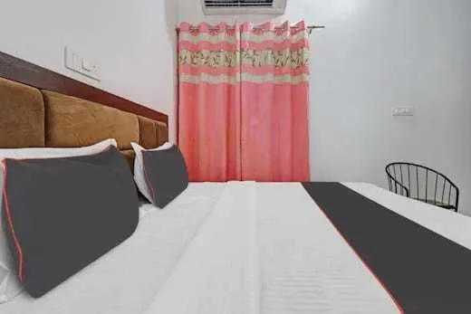 Bedroom in Hotel O Chaudhary Guest House