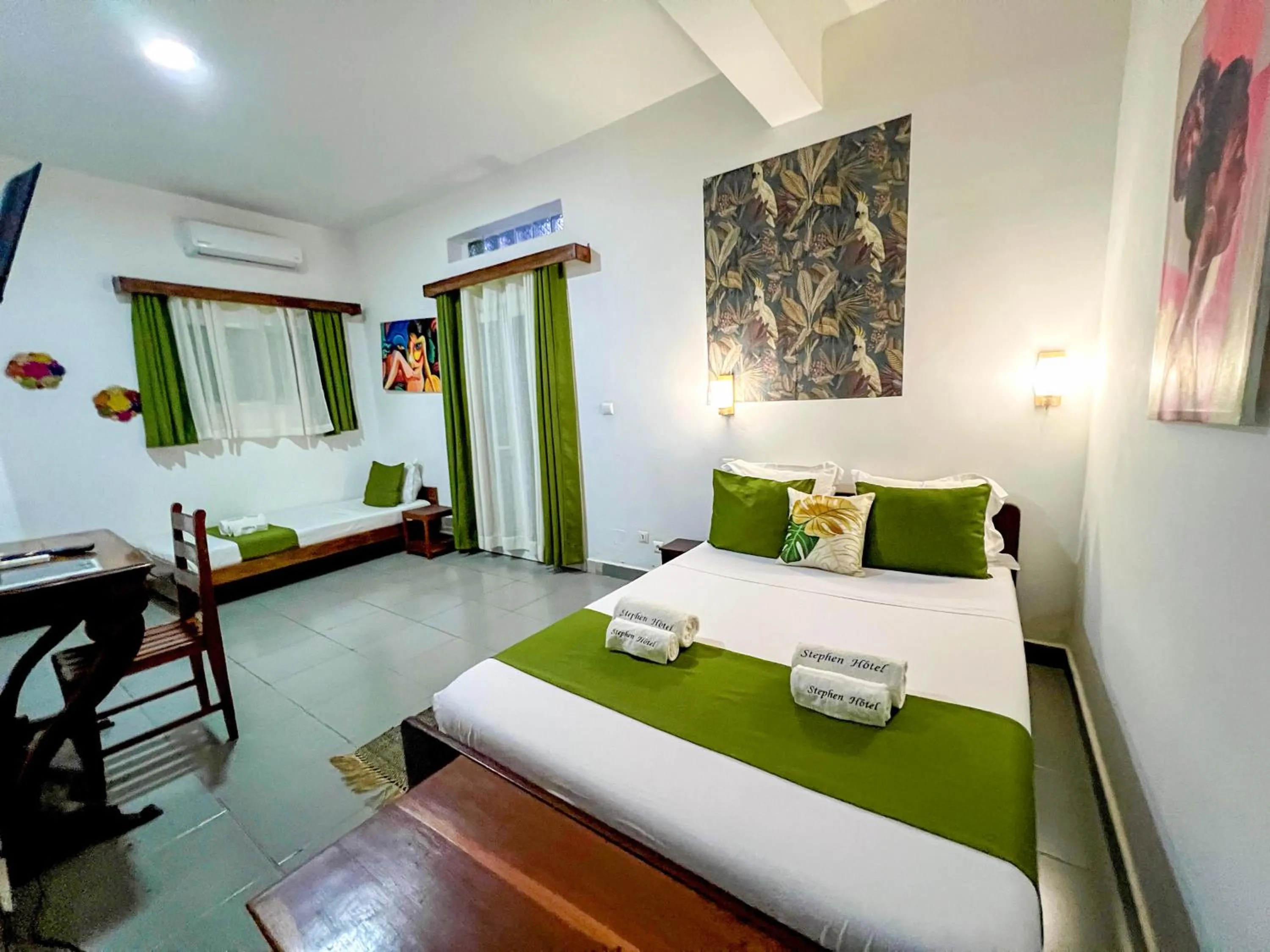 Bed in STEPHEN HOTEL