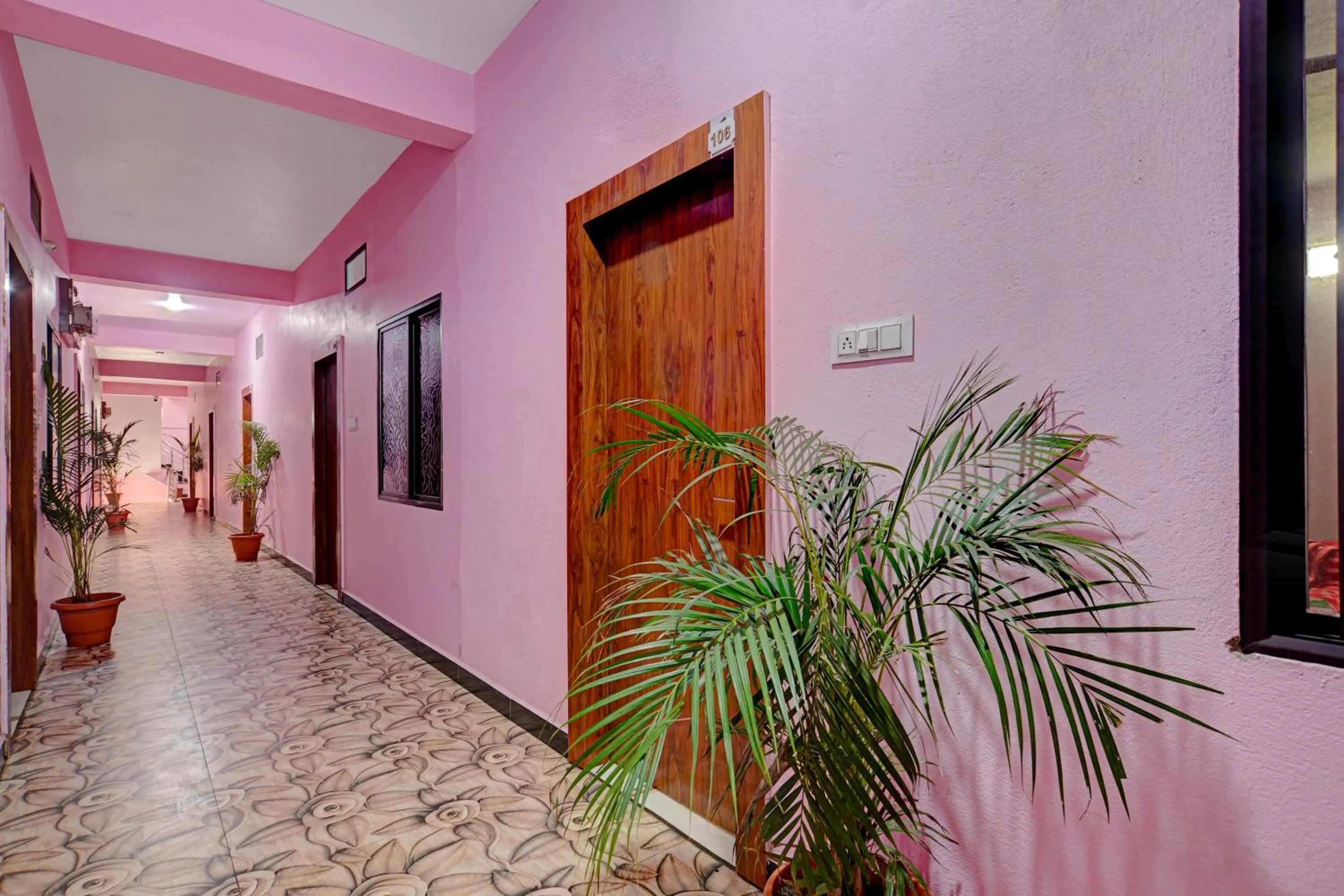 Lobby or reception in Hotel O Apna Palace