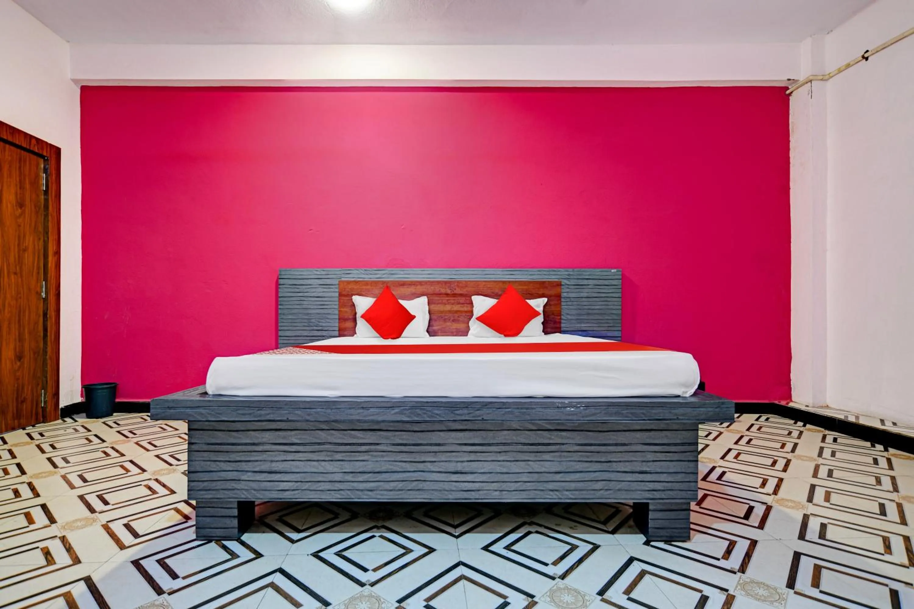 Bedroom, Bed in Hotel O Apna Palace