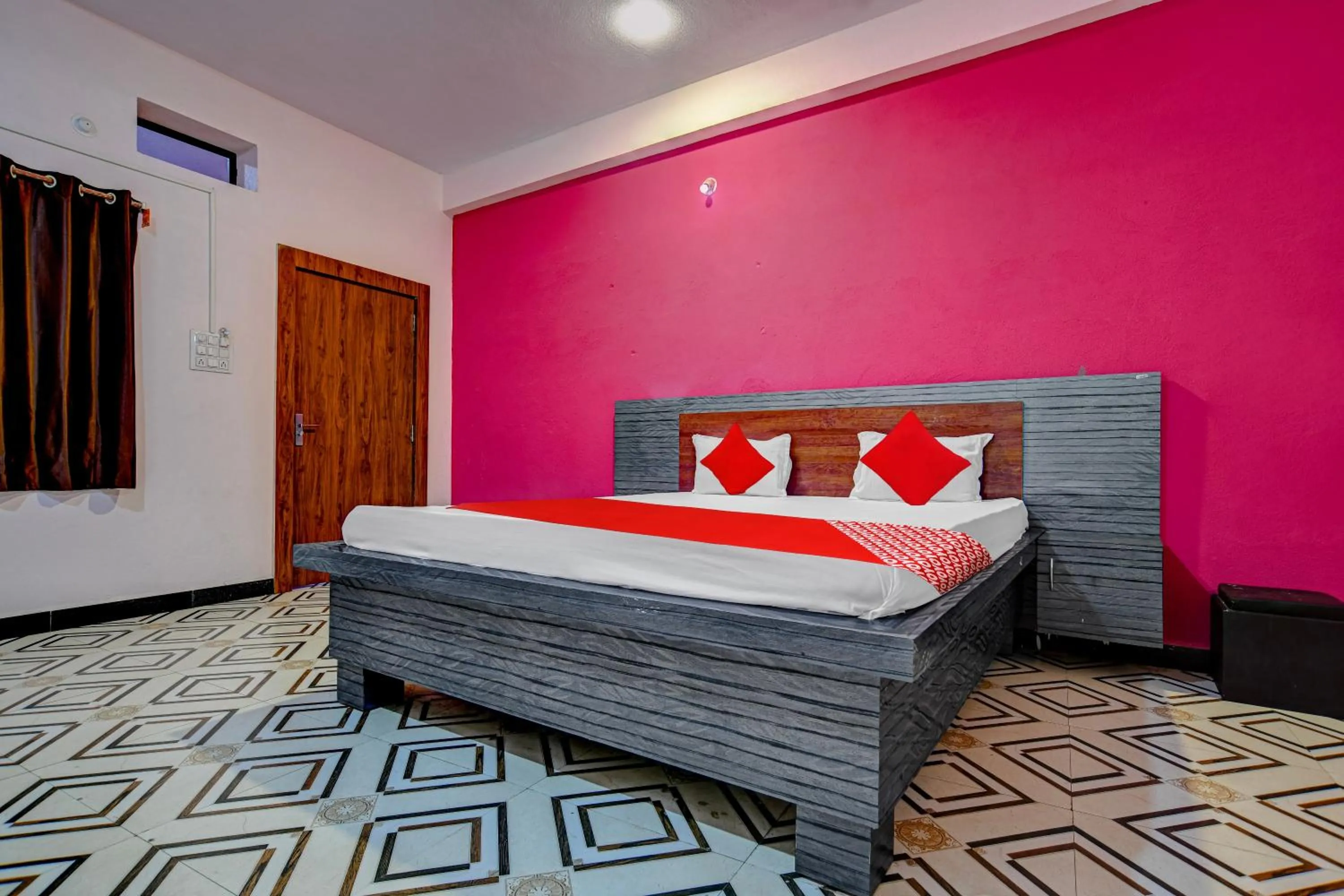 Bedroom, Bed in Hotel O Apna Palace