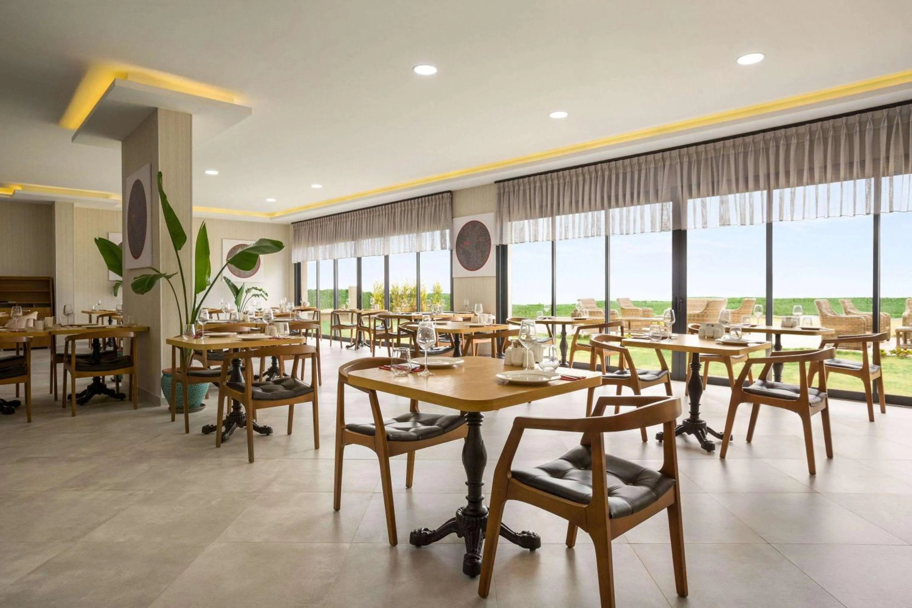 Restaurant/places to eat in Ramada by Wyndham Cesme