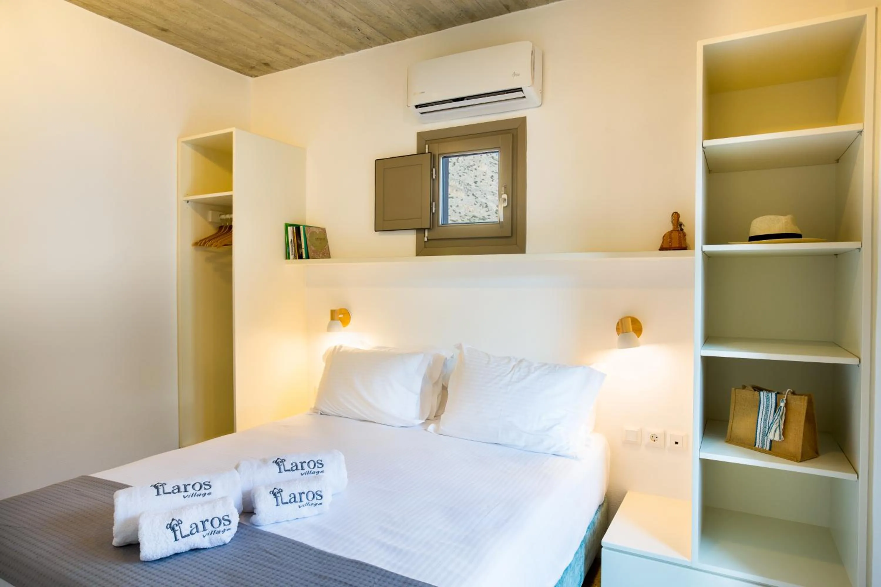 Photo of the whole room, Bed in Flaros Village