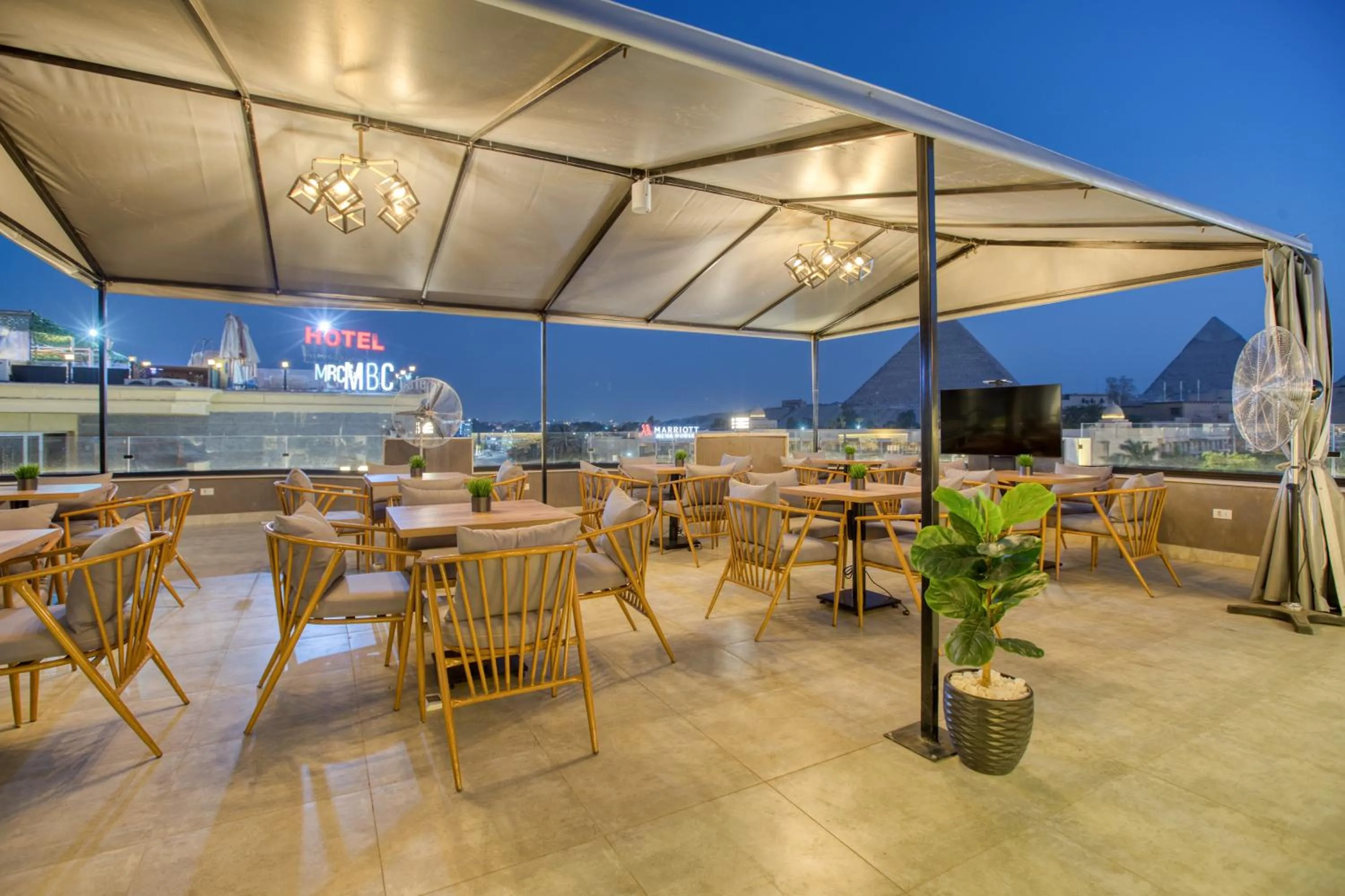 Restaurant/places to eat in Nozol Pyramids Hotel and Spa