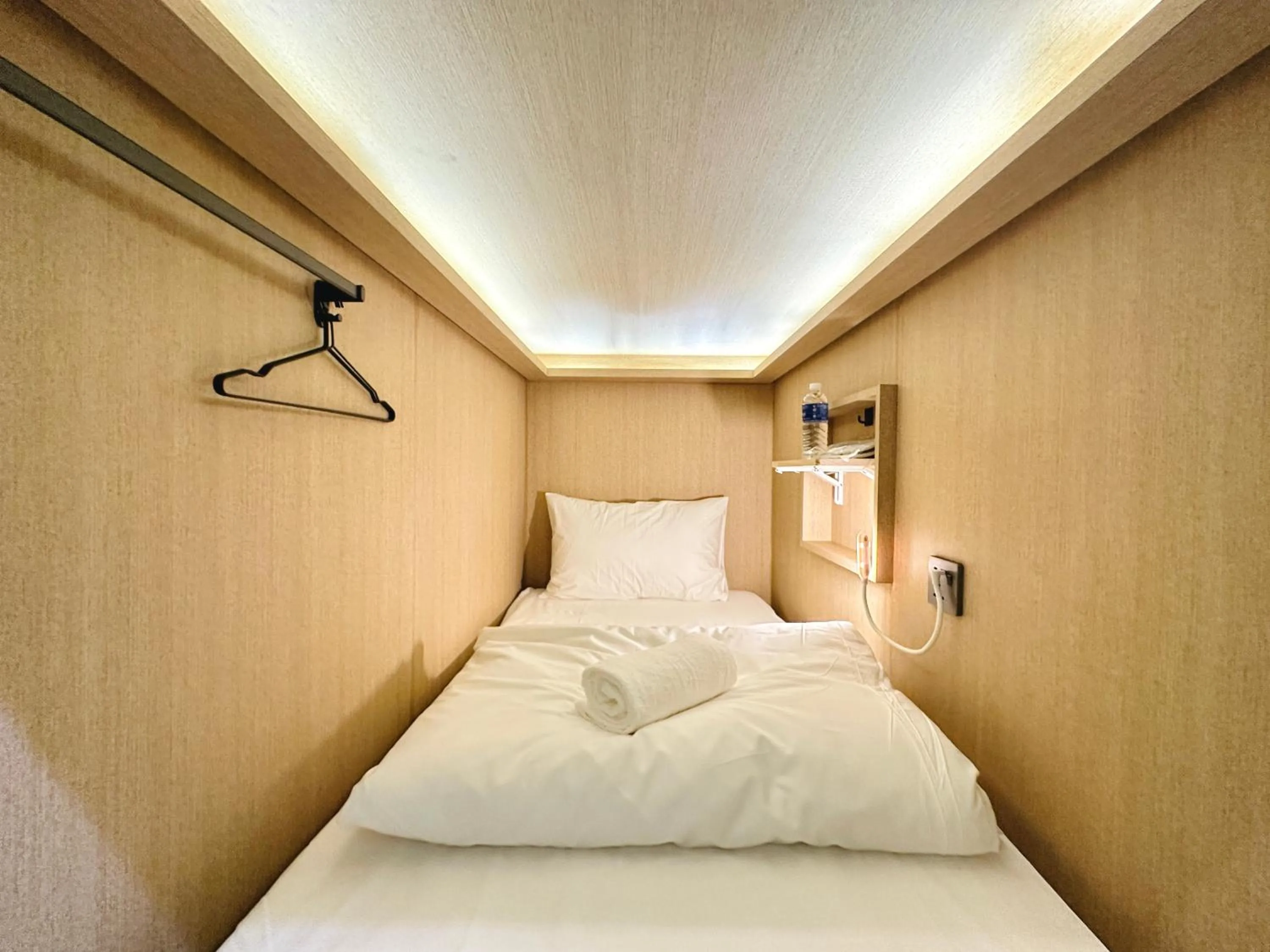 Bed in THE ROOM Capsule Hotel