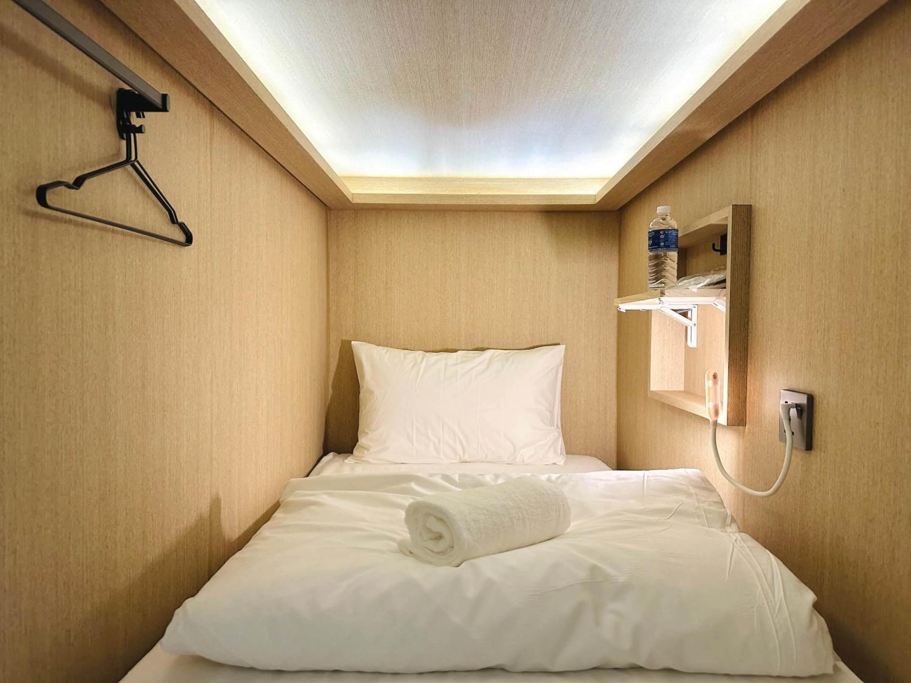 Bed in THE ROOM Capsule Hotel