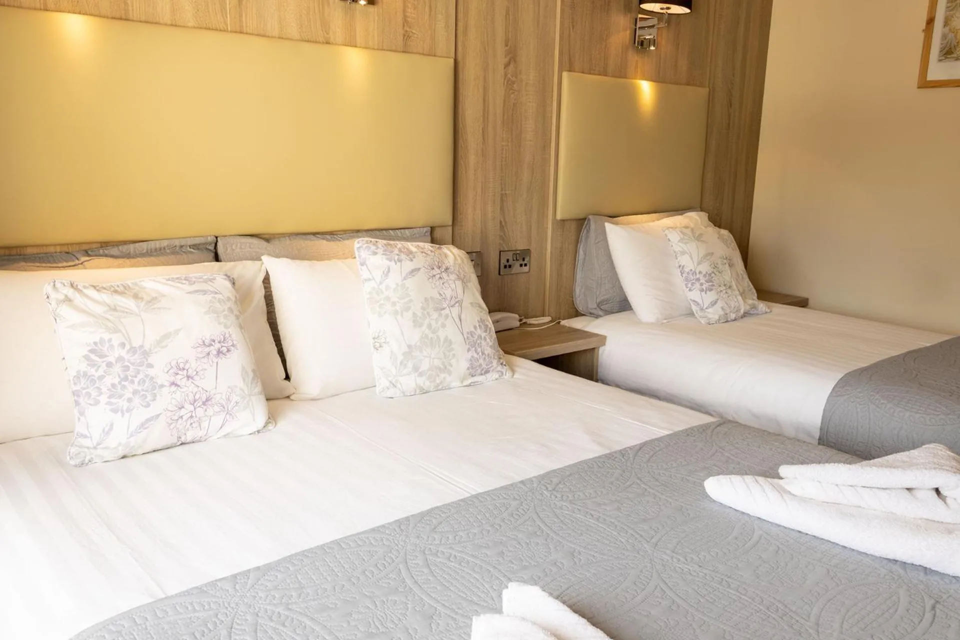 Photo of the whole room, Bed in Station House Bed & Breakfast