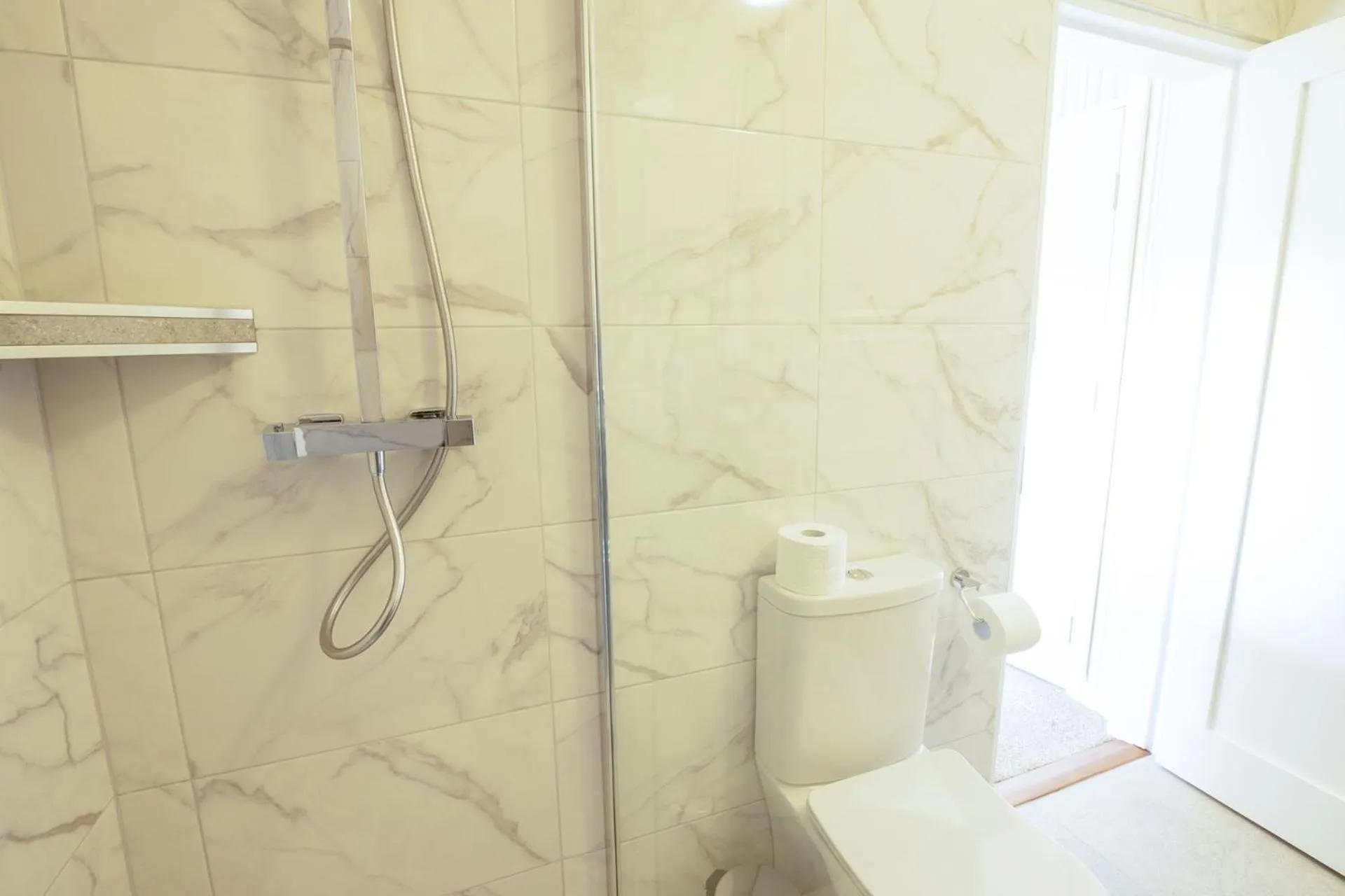 Bathroom in Station House Bed & Breakfast