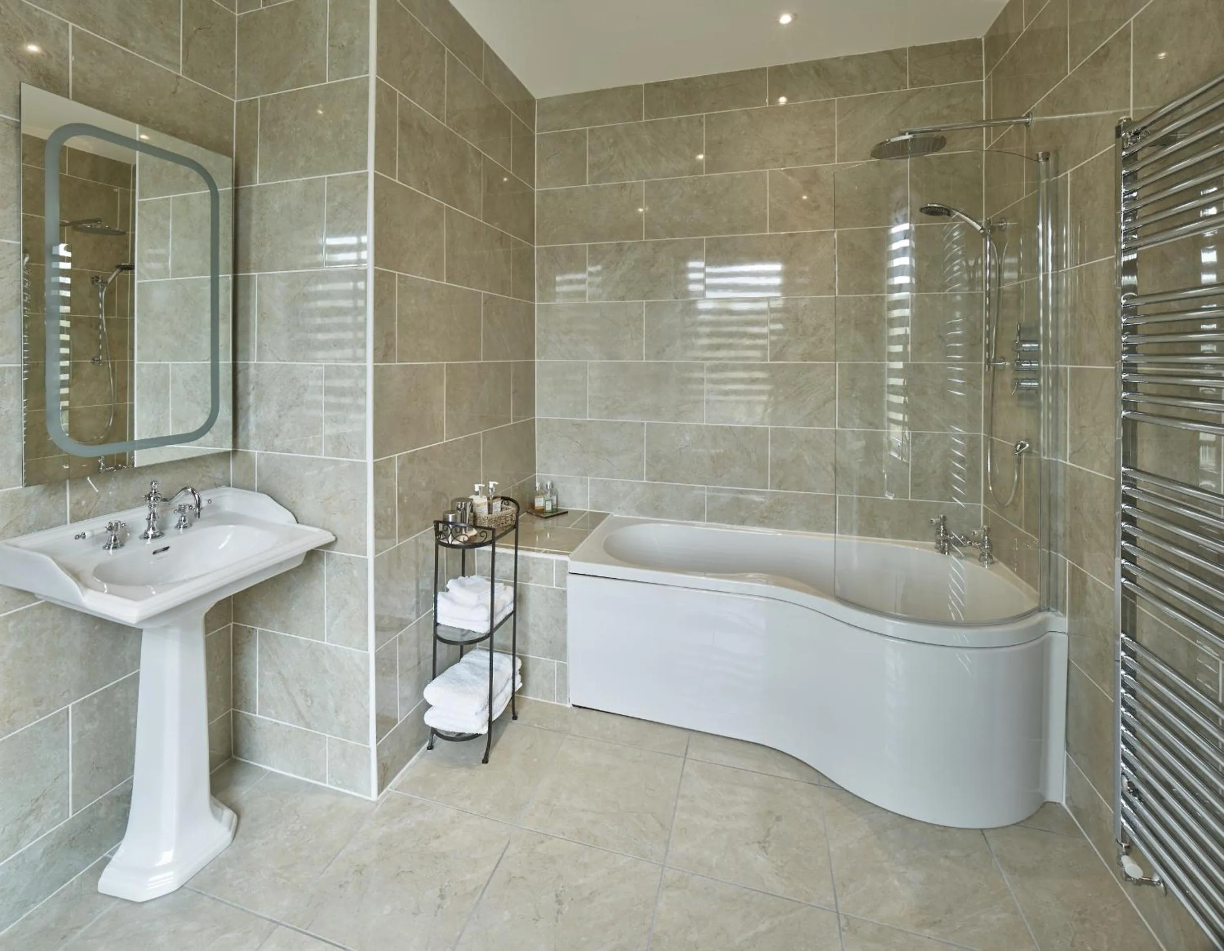 Bathroom in Tali Ayer