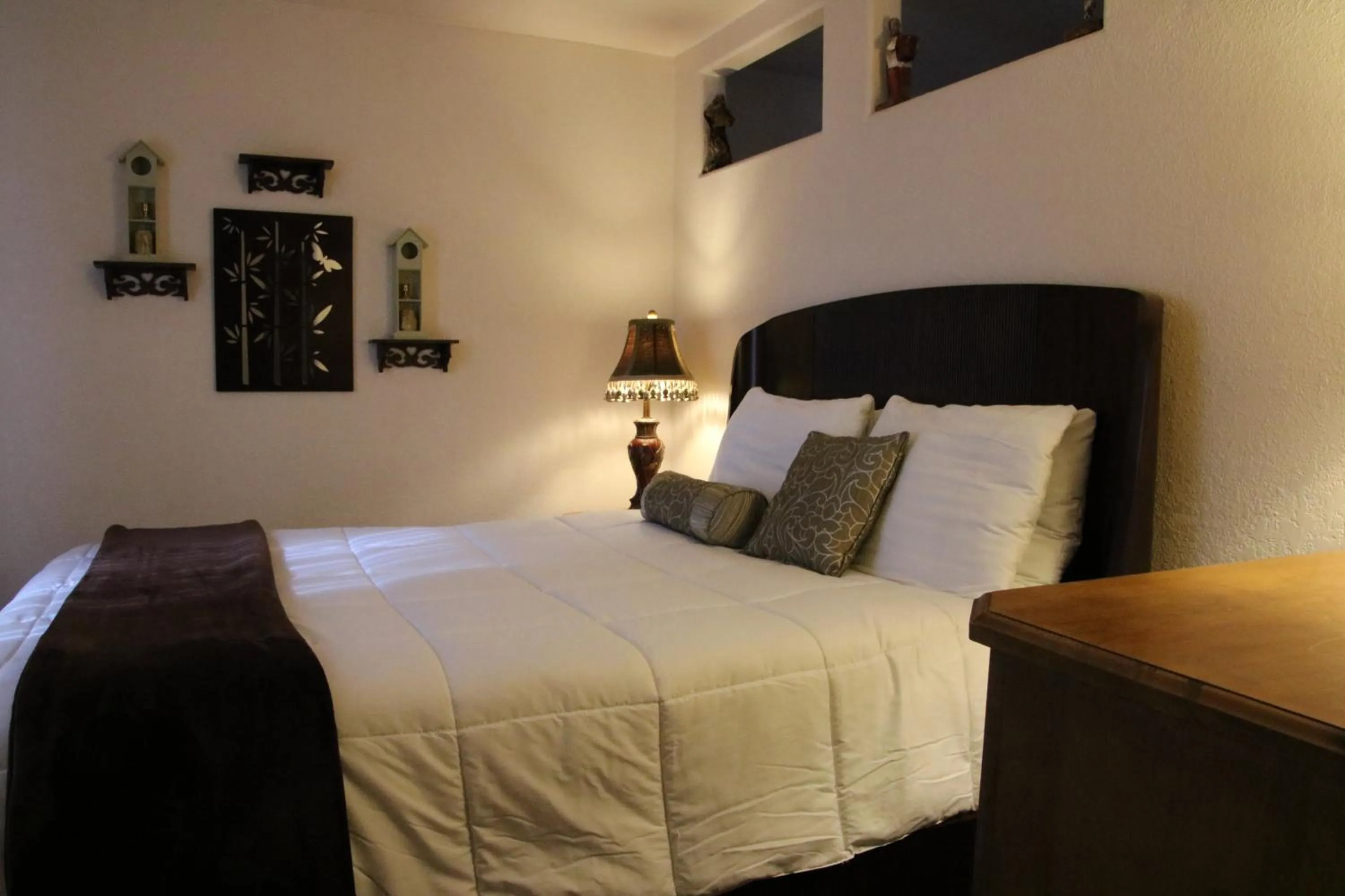 Bedroom, Bed in My Place Suites