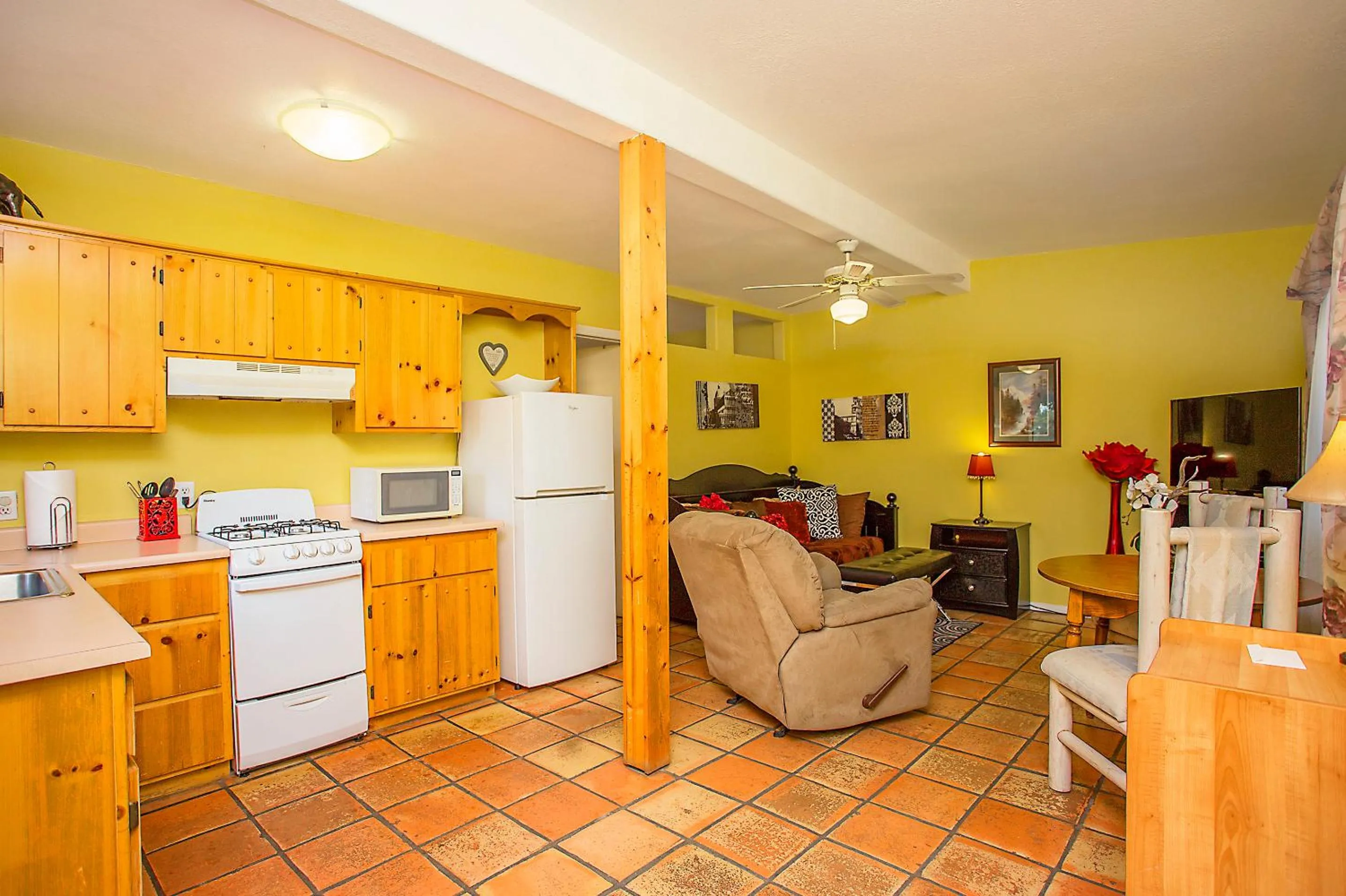 Kitchen or kitchenette in My Place Suites