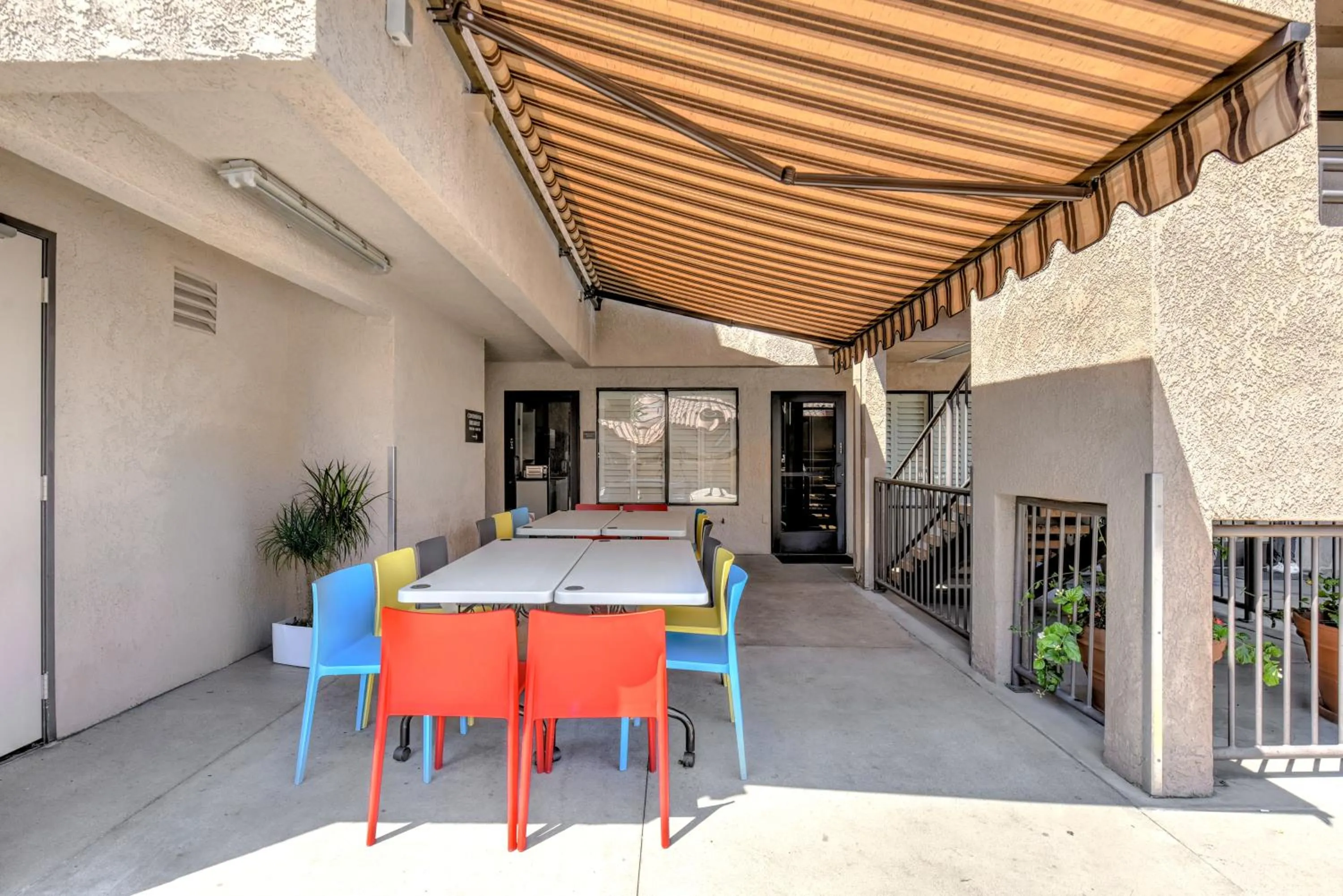 Breakfast in Anaheim Desert Inn & Suites