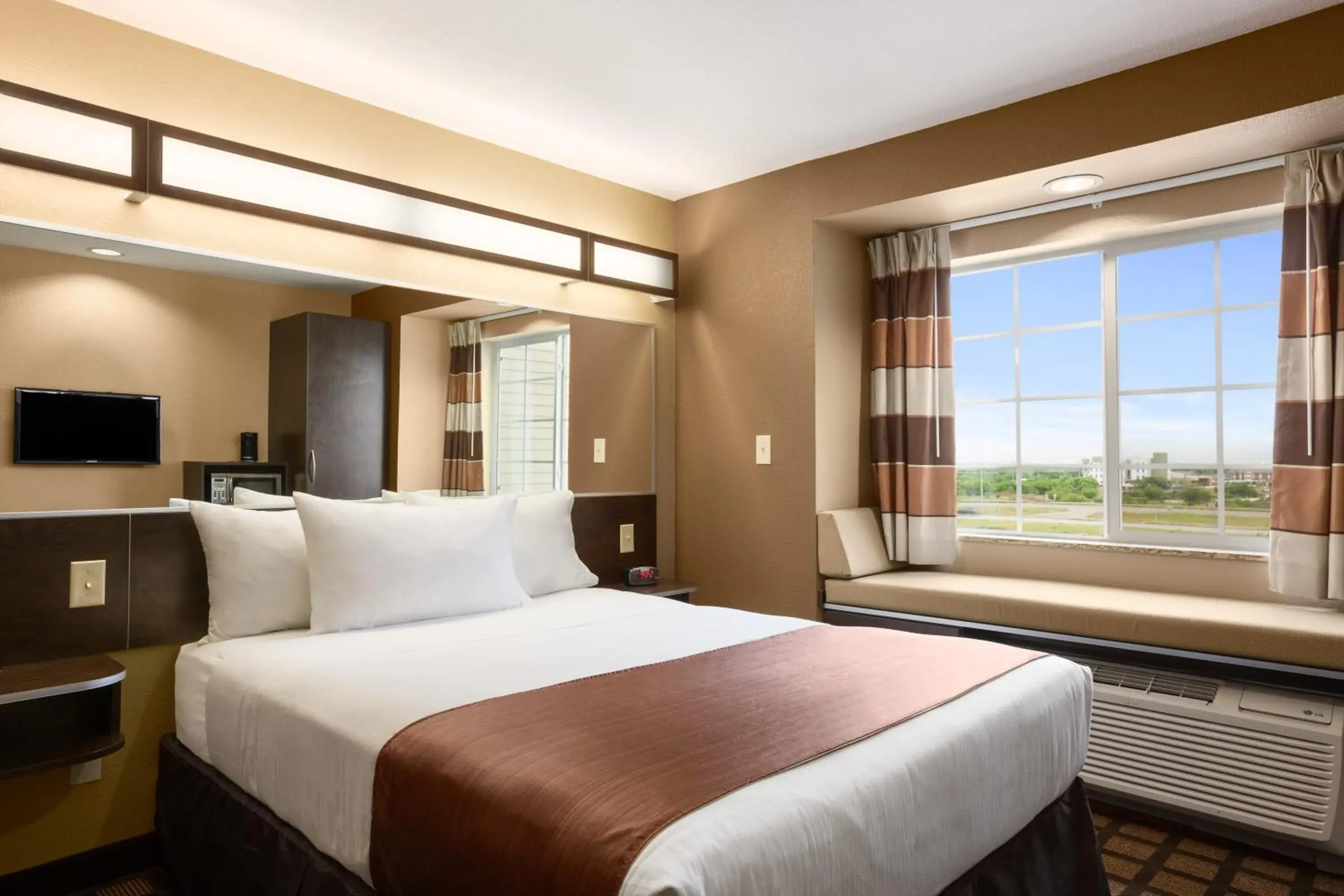 Bedroom, Bed in Microtel Inn & Suites Cotulla Bedroom, Bed in Microtel Inn & Suites Cotulla