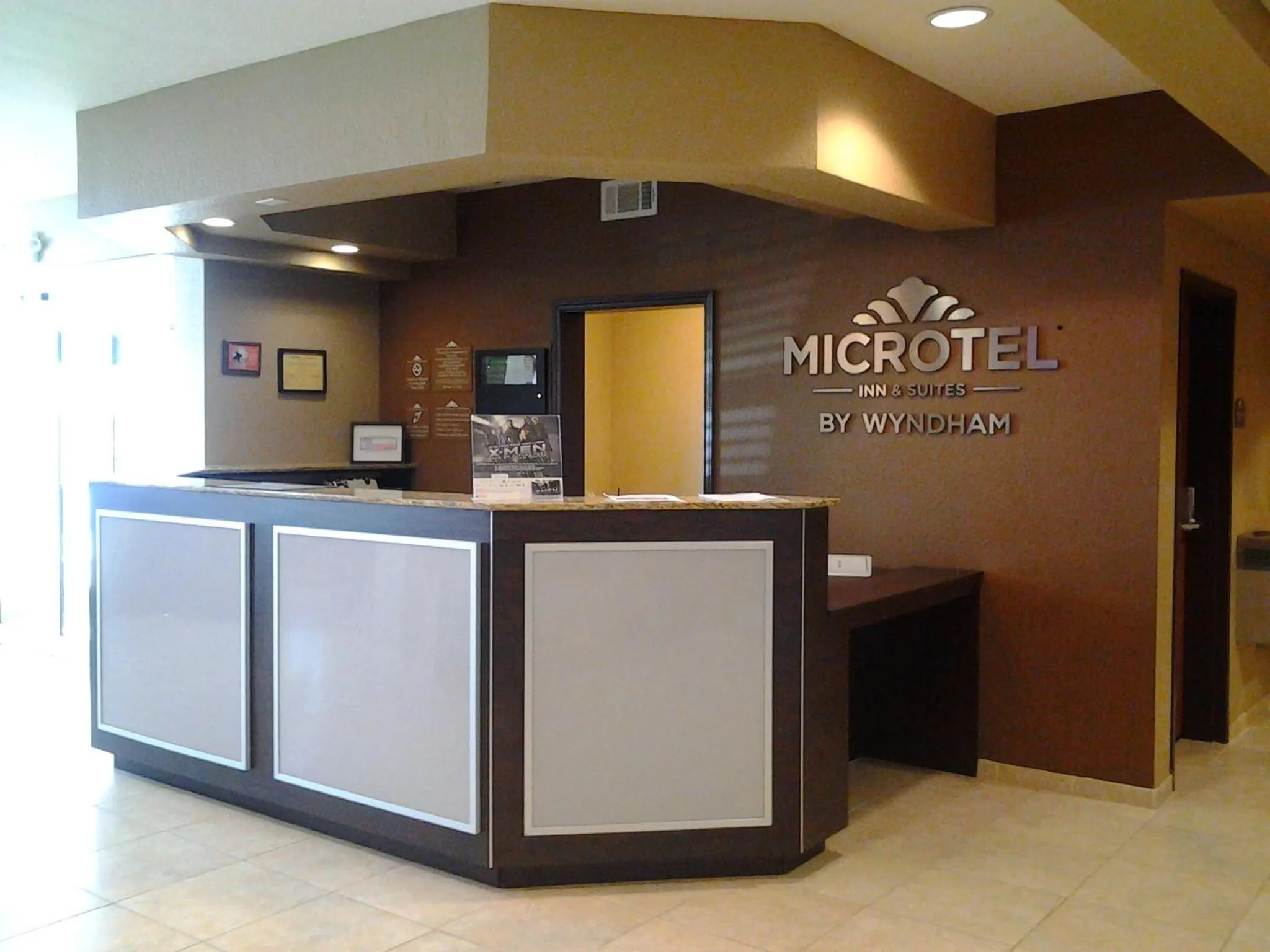 Lobby or reception in Microtel Inn & Suites Cotulla