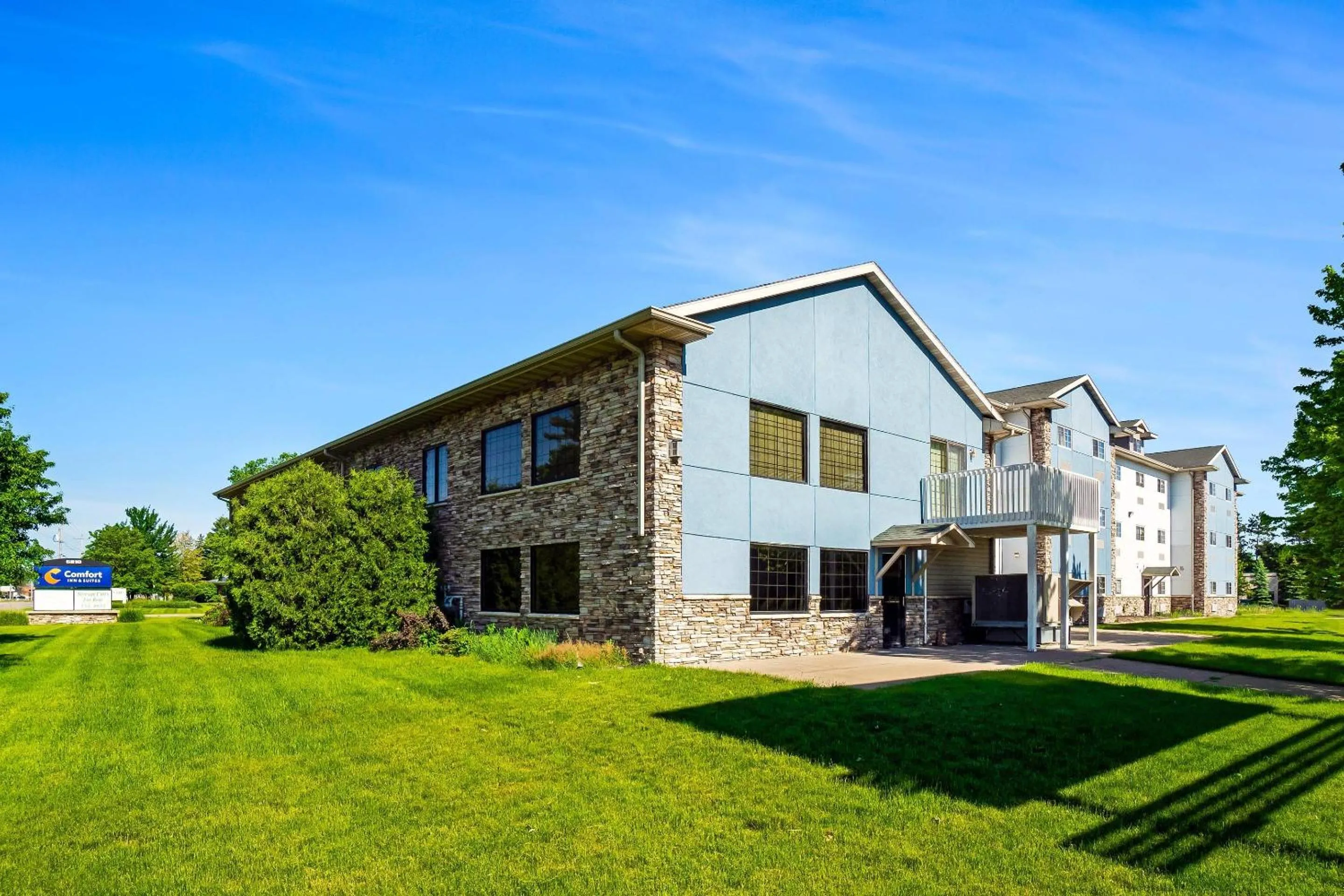 Property building in Comfort Inn & Suites Weston - Wausau