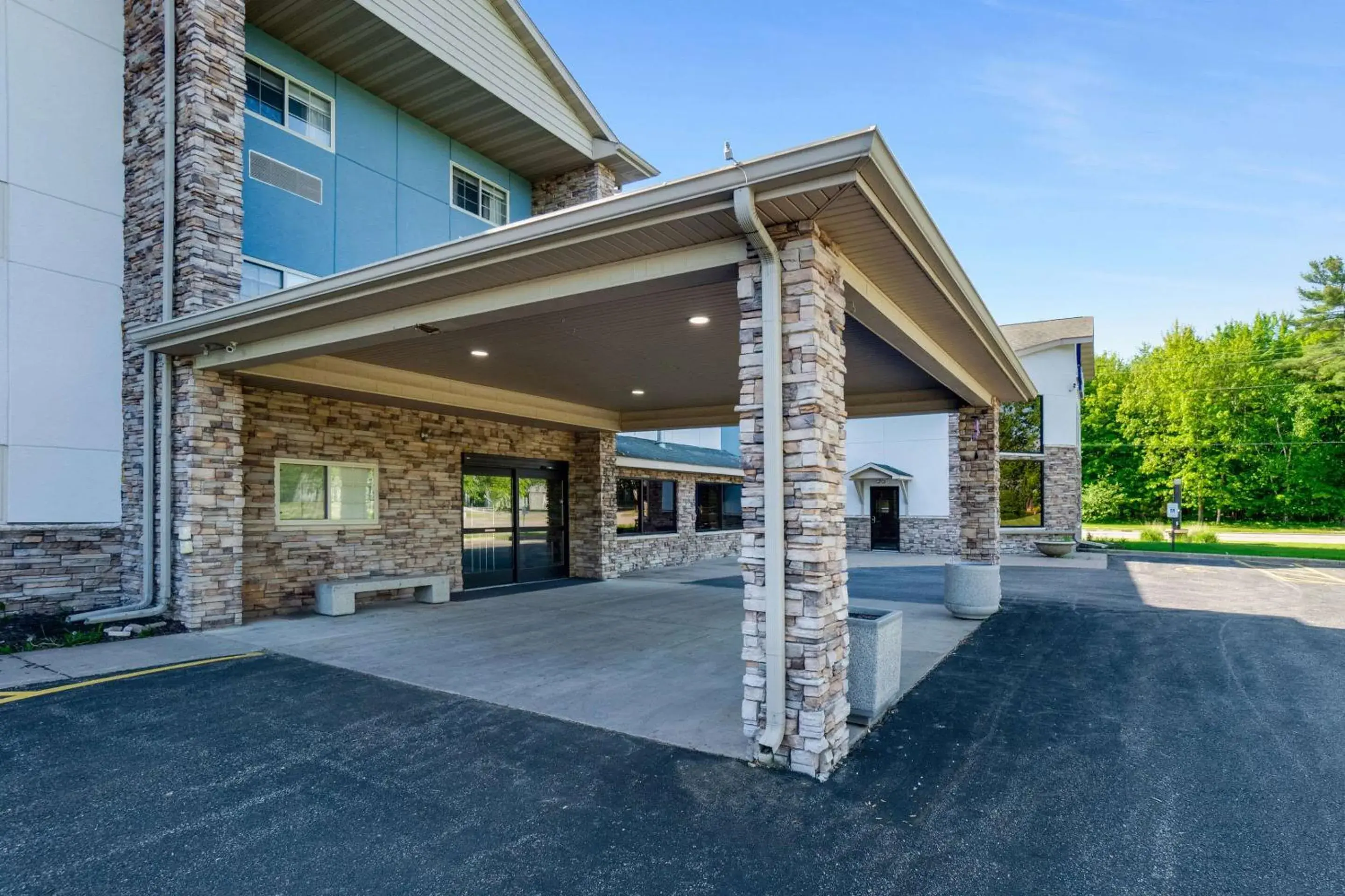 Property building in Comfort Inn & Suites Weston - Wausau Property building in Comfort Inn & Suites Weston - Wausau
