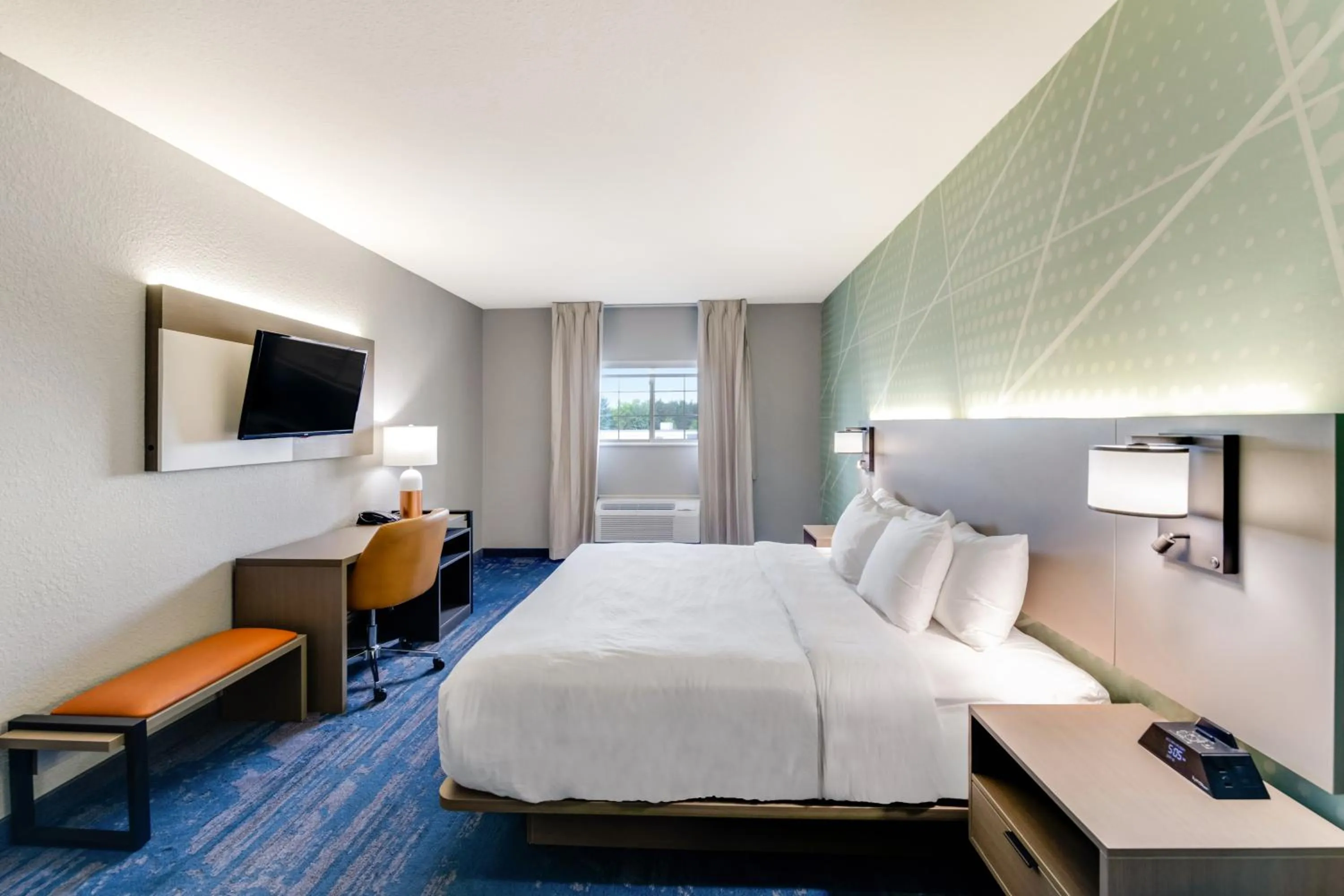 Photo of the whole room, Bed in Comfort Inn & Suites Weston - Wausau