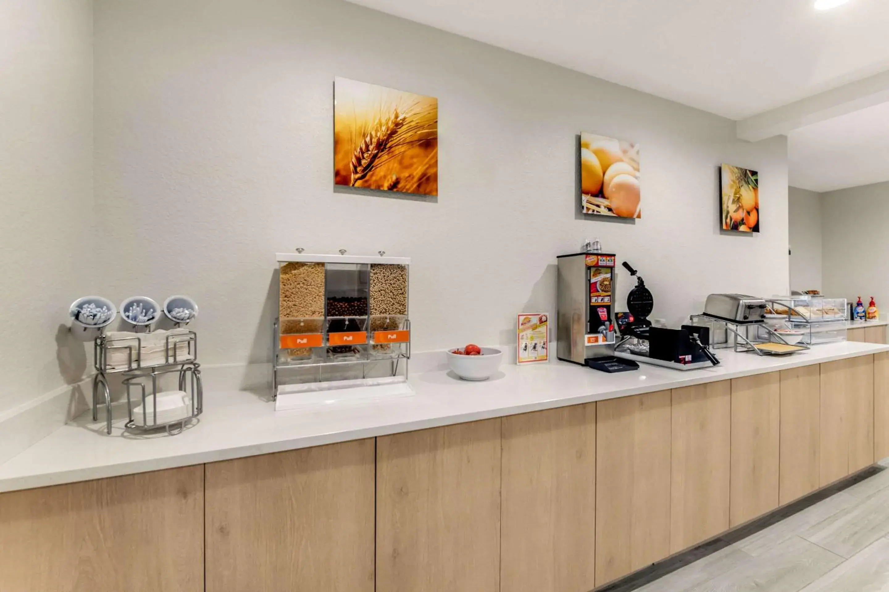 Breakfast in Comfort Inn & Suites Weston - Wausau Breakfast in Comfort Inn & Suites Weston - Wausau