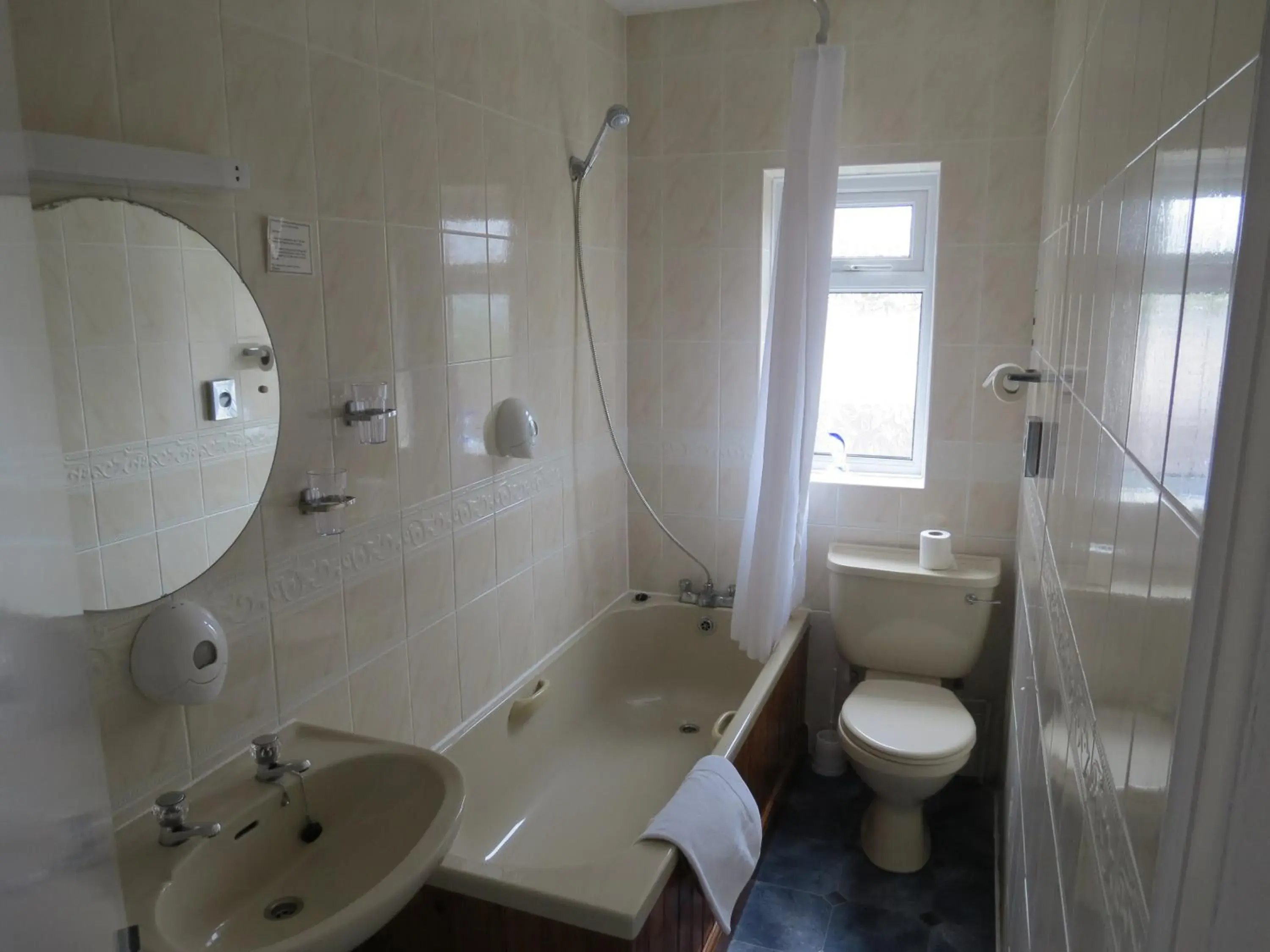 Twin Room in The Royal Bridlington Twin Room in The Royal Bridlington
