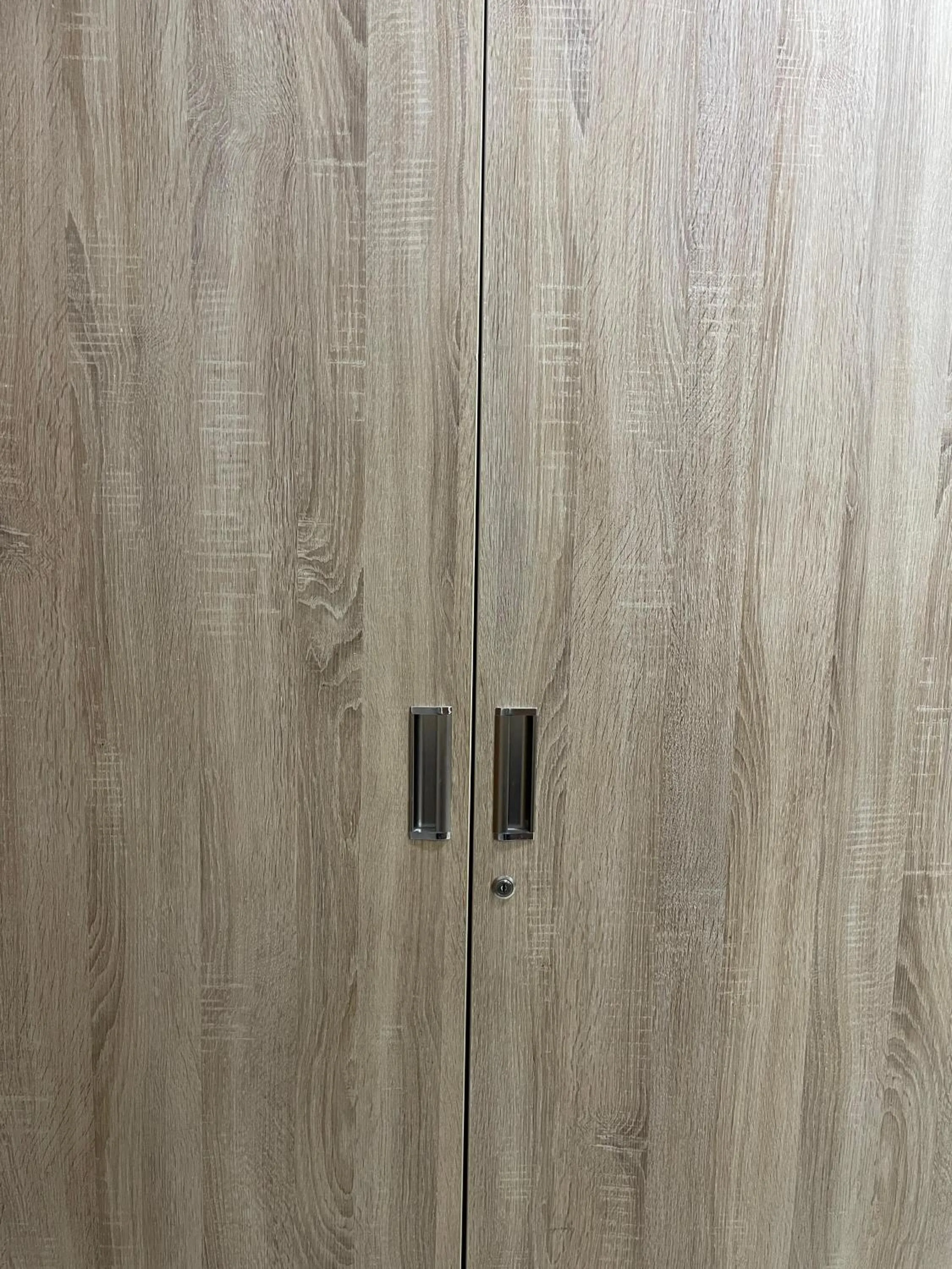 wardrobe in Hotel Seth Murlidhar Seva Sadan-Near Prem Mandir