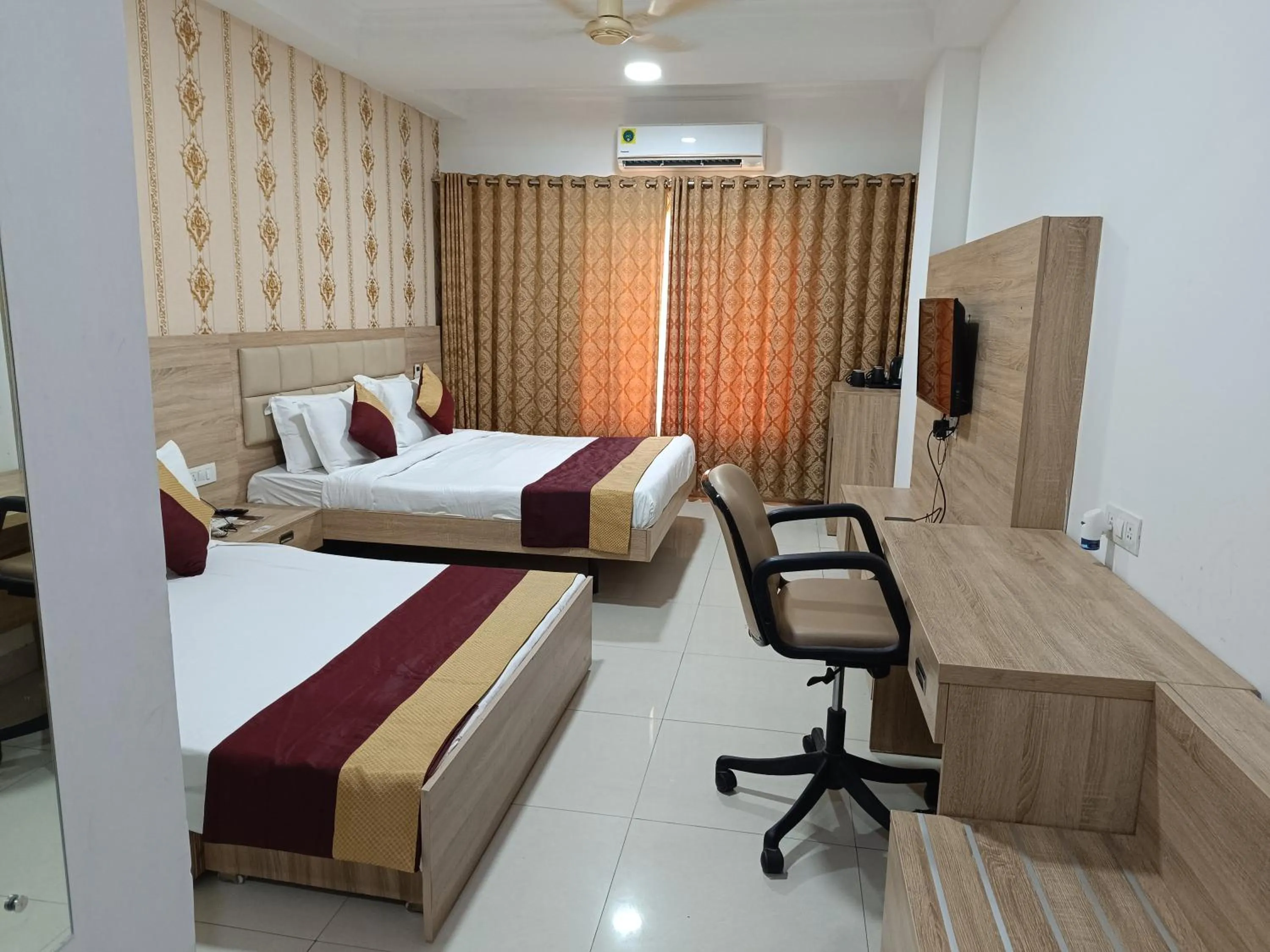 Bedroom, Bed in Hotel Seth Murlidhar Seva Sadan-Near Prem Mandir