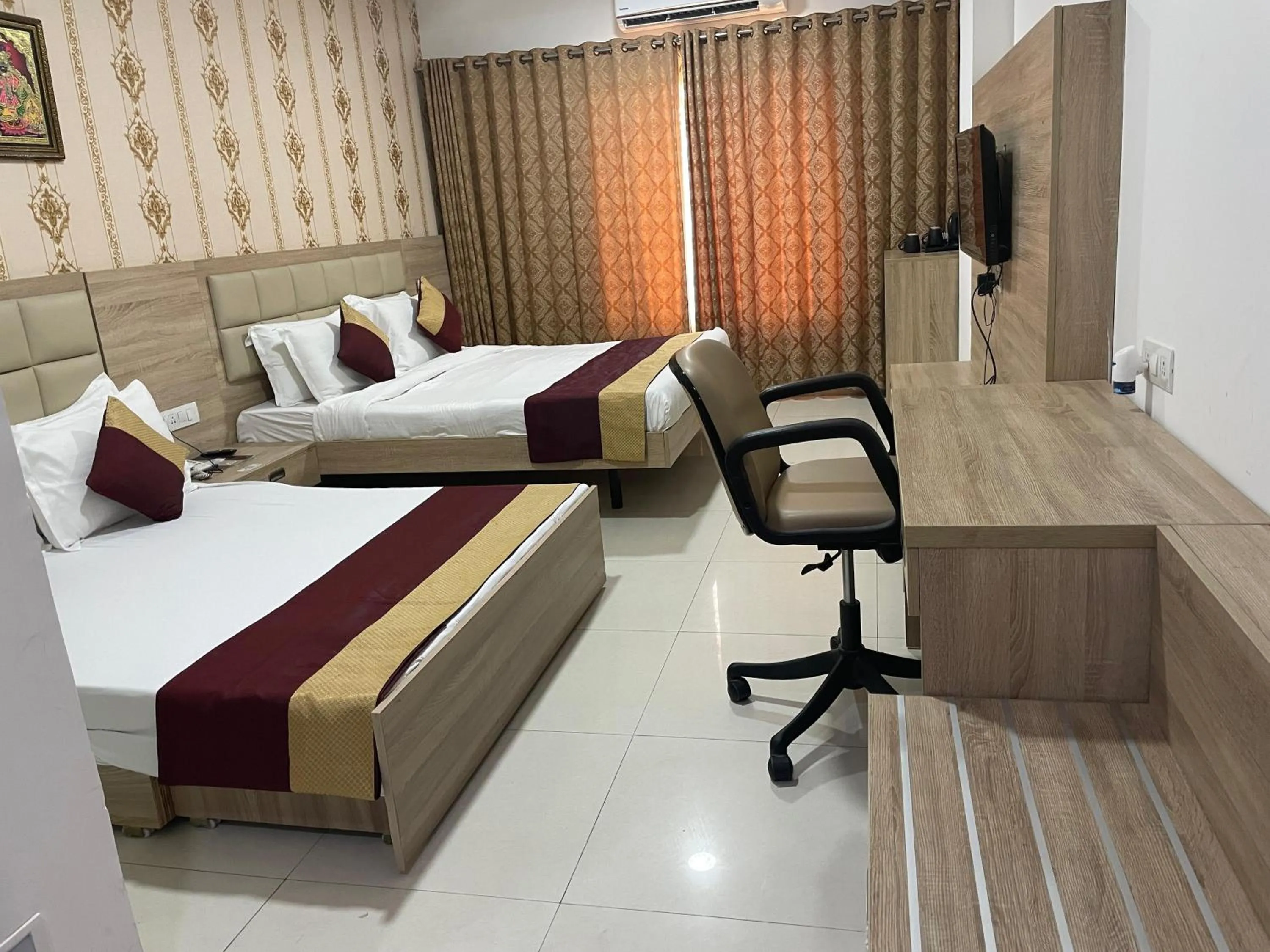 Bedroom, Bed in Hotel Seth Murlidhar Seva Sadan-Near Prem Mandir