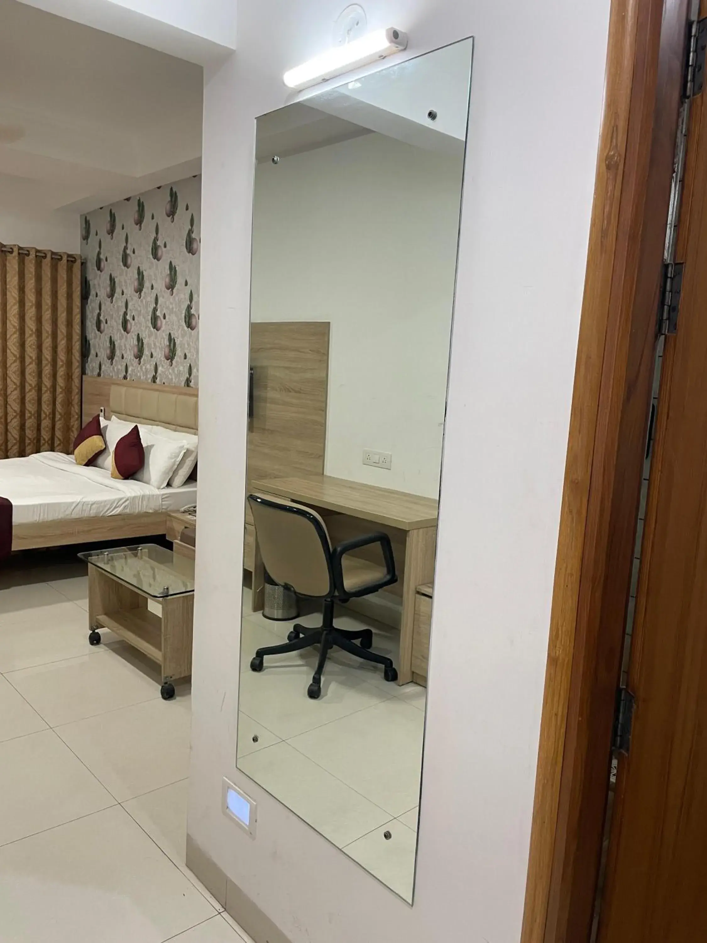 Bedroom, Bed in Hotel Seth Murlidhar Seva Sadan-Near Prem Mandir Bedroom, Bed in Hotel Seth Murlidhar Seva Sadan-Near Prem Mandir