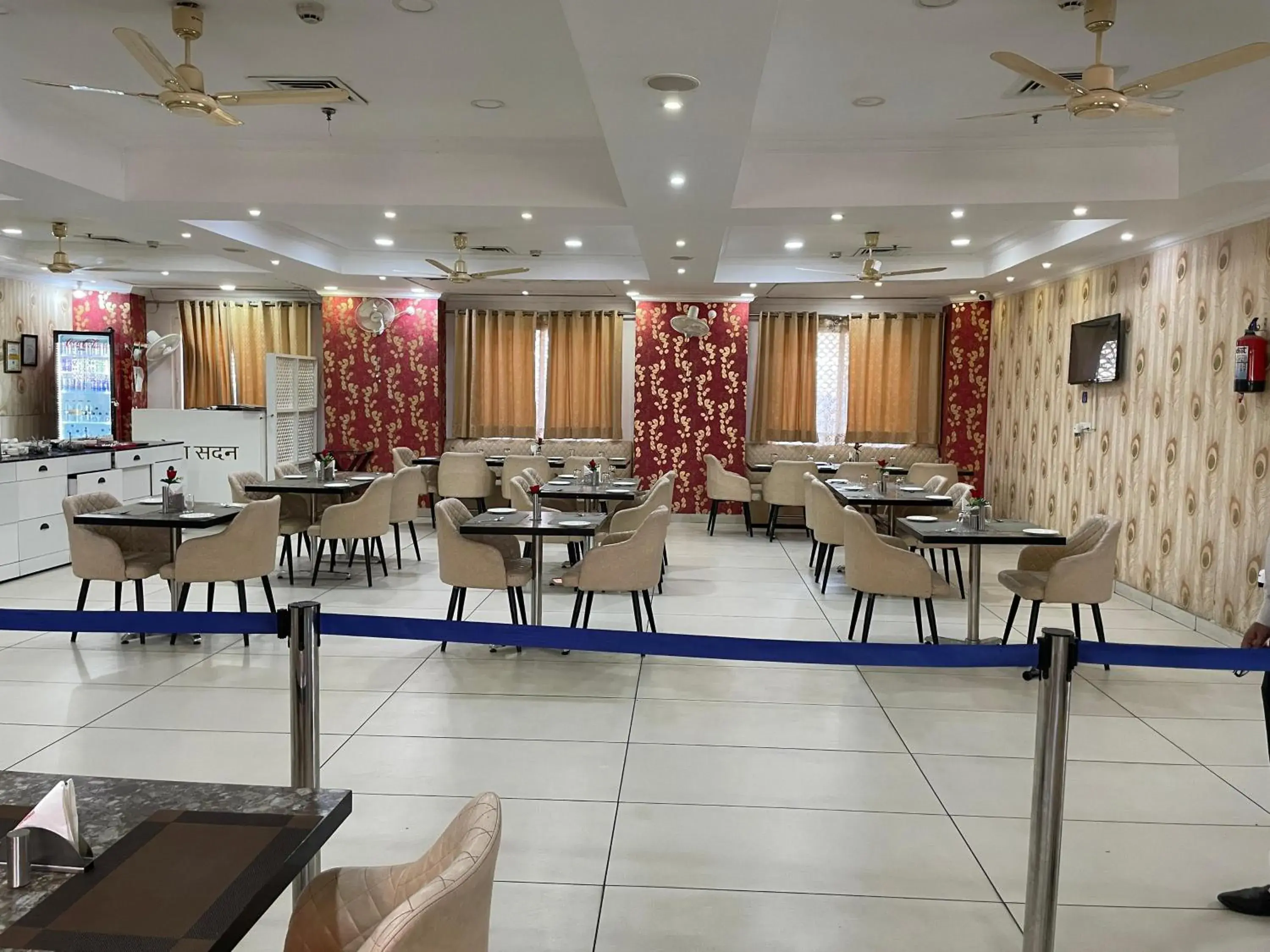 Restaurant/places to eat in Hotel Seth Murlidhar Seva Sadan-Near Prem Mandir Restaurant/places to eat in Hotel Seth Murlidhar Seva Sadan-Near Prem Mandir