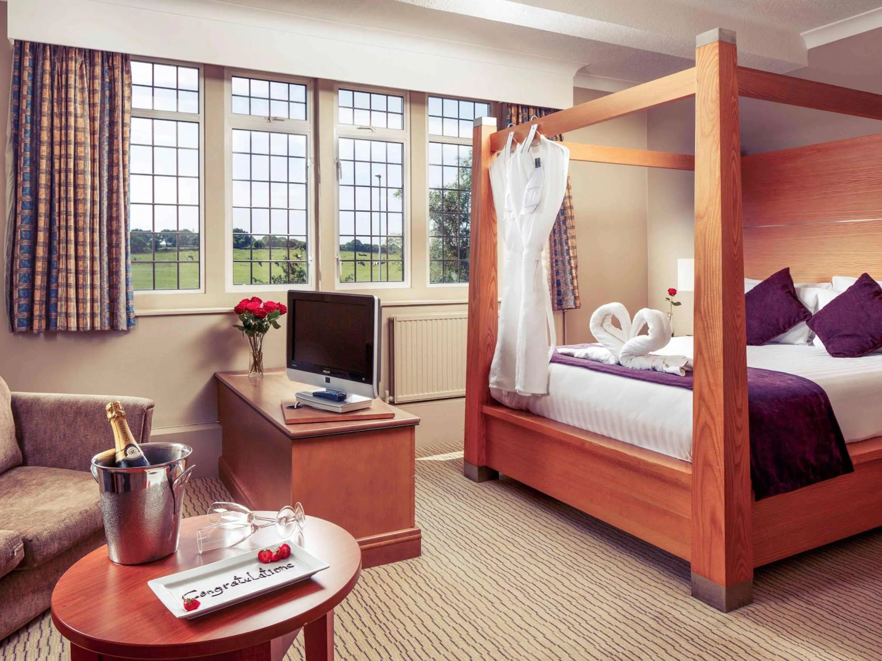 Photo of the whole room in Mercure Leeds Parkway Hotel