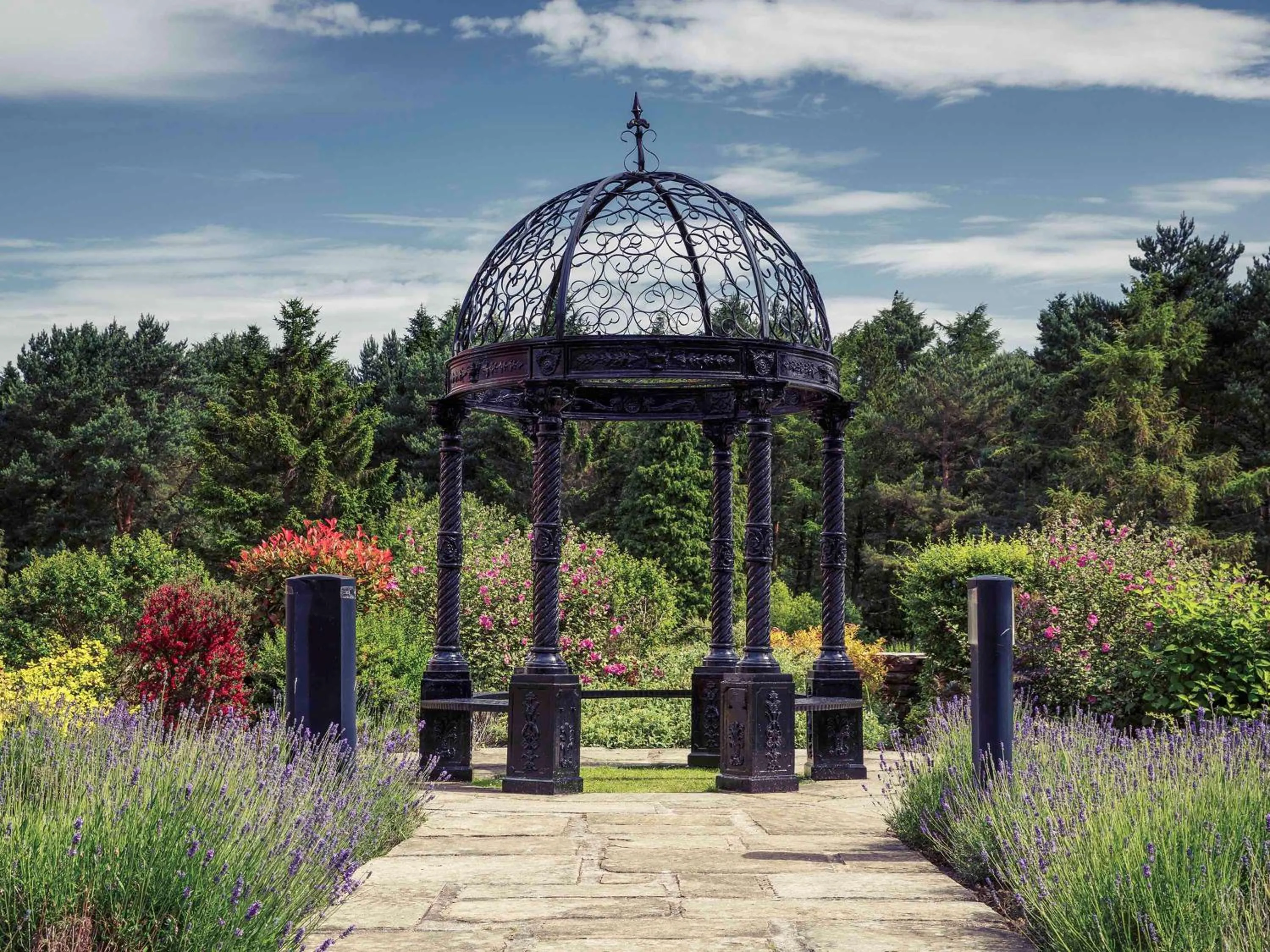 Garden in Mercure Leeds Parkway Hotel