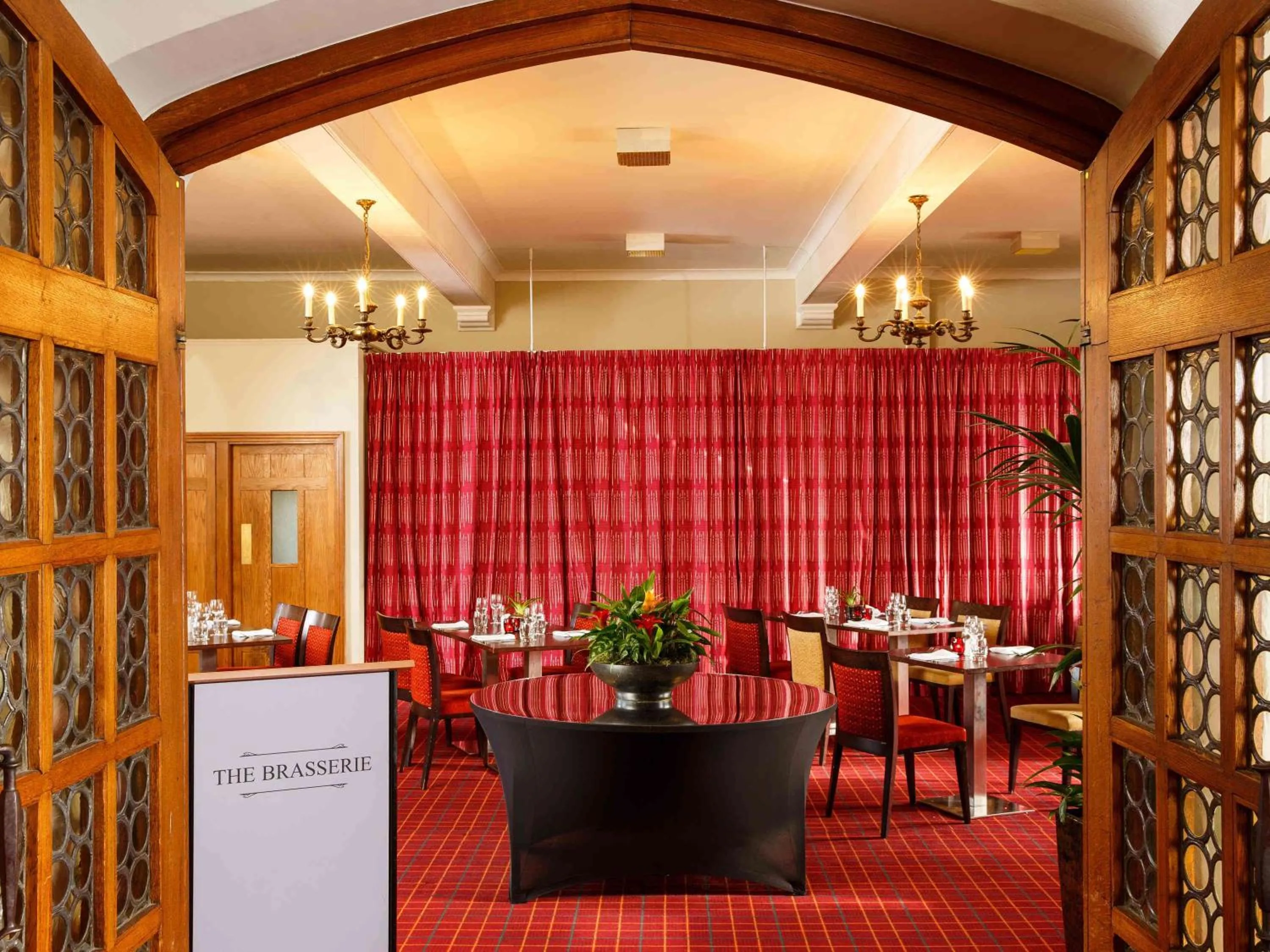 Restaurant/Places to Eat in Mercure Leeds Parkway Hotel