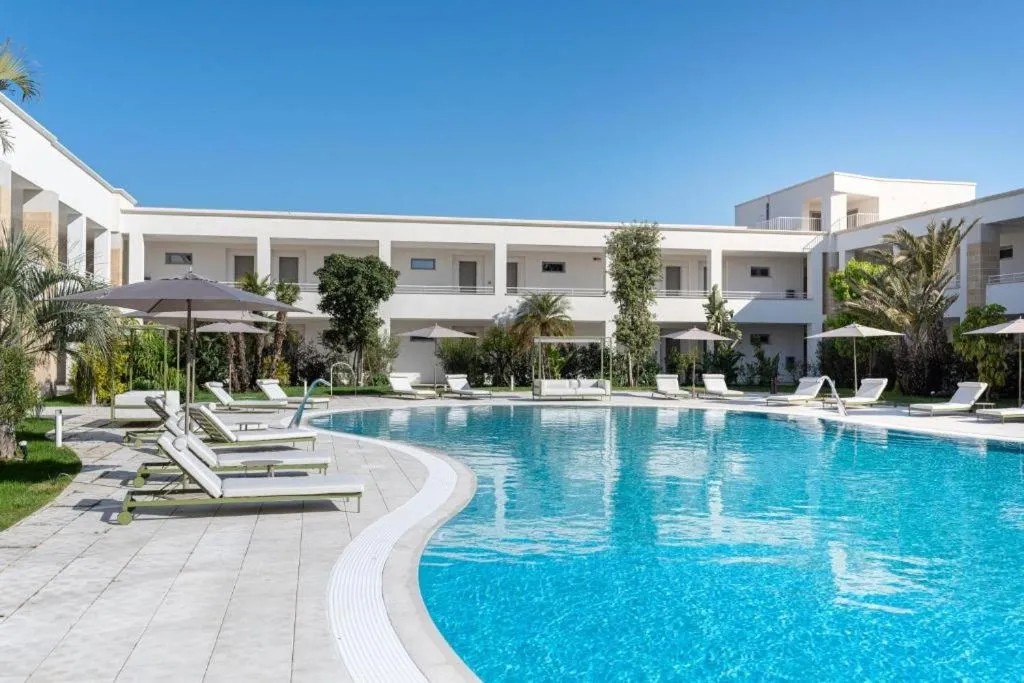 Swimming pool in Torre Assunta Masseria