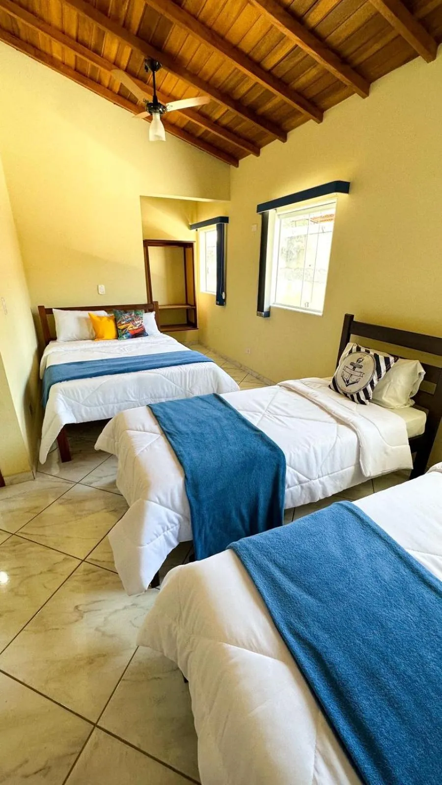 Bed in Pousada Antares de Paraty