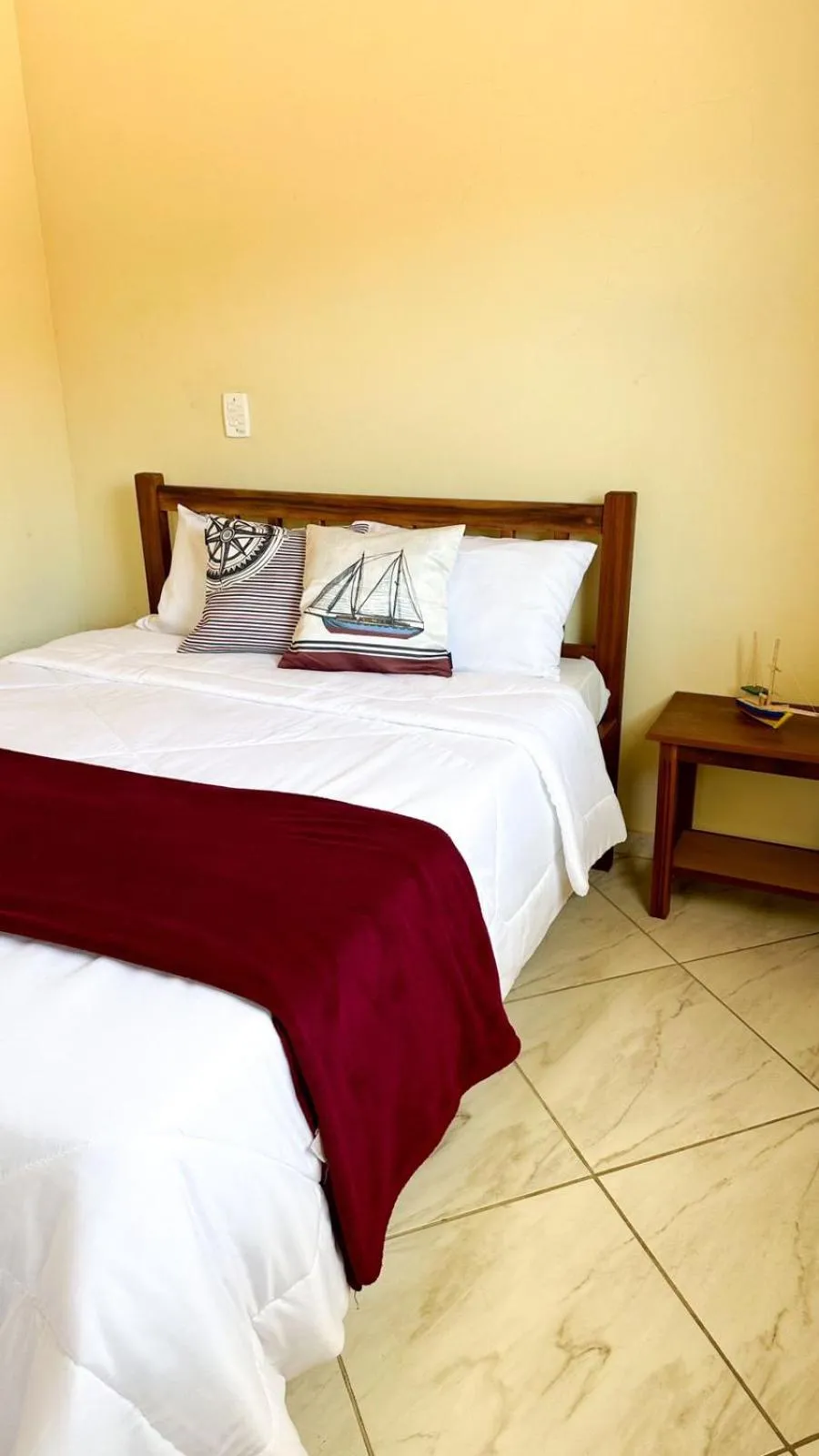 Bed in Pousada Antares de Paraty